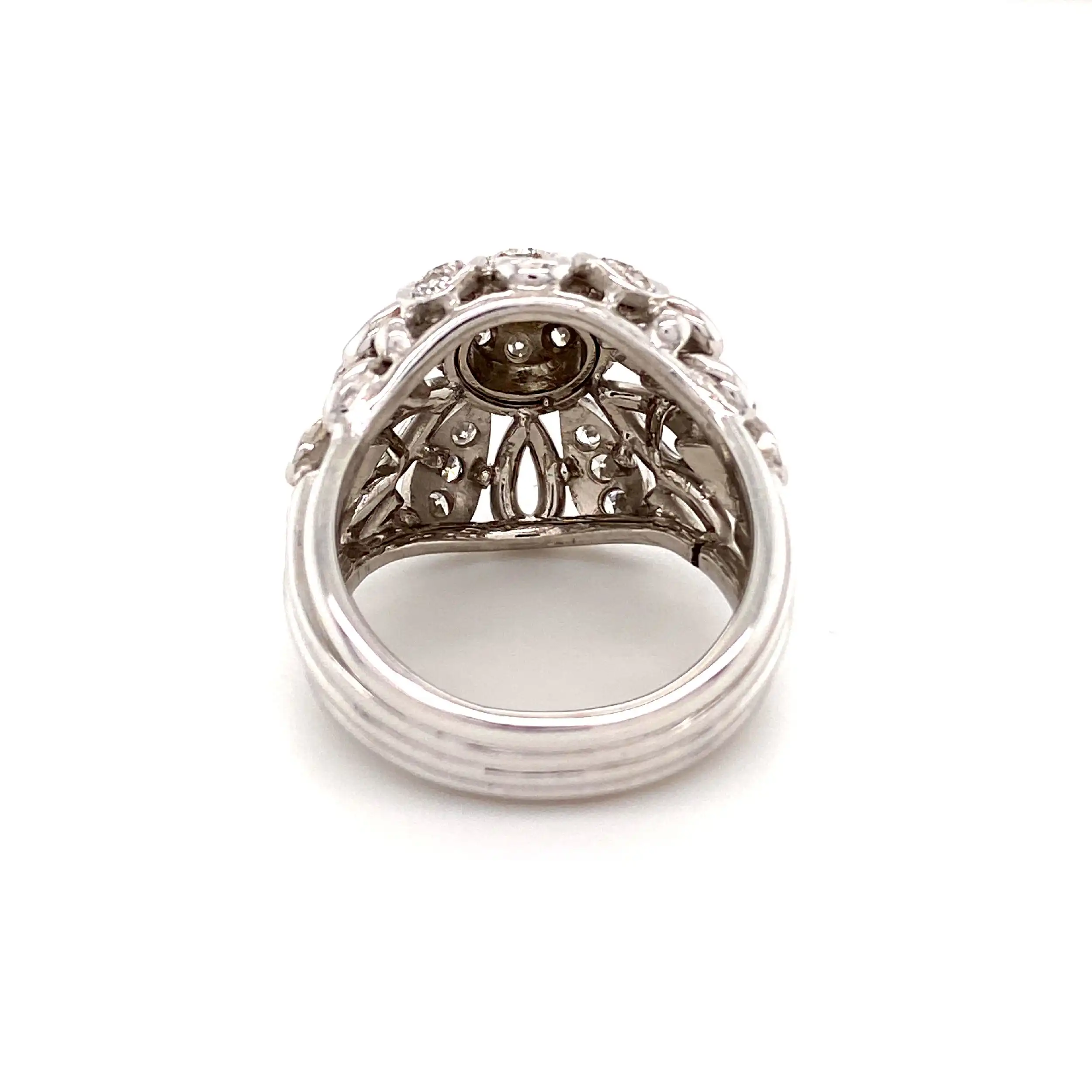 Ring Weißgold mit Brillant Solitär & Diamanten Ring Weißgold mit Brillant Solitär & Diamanten