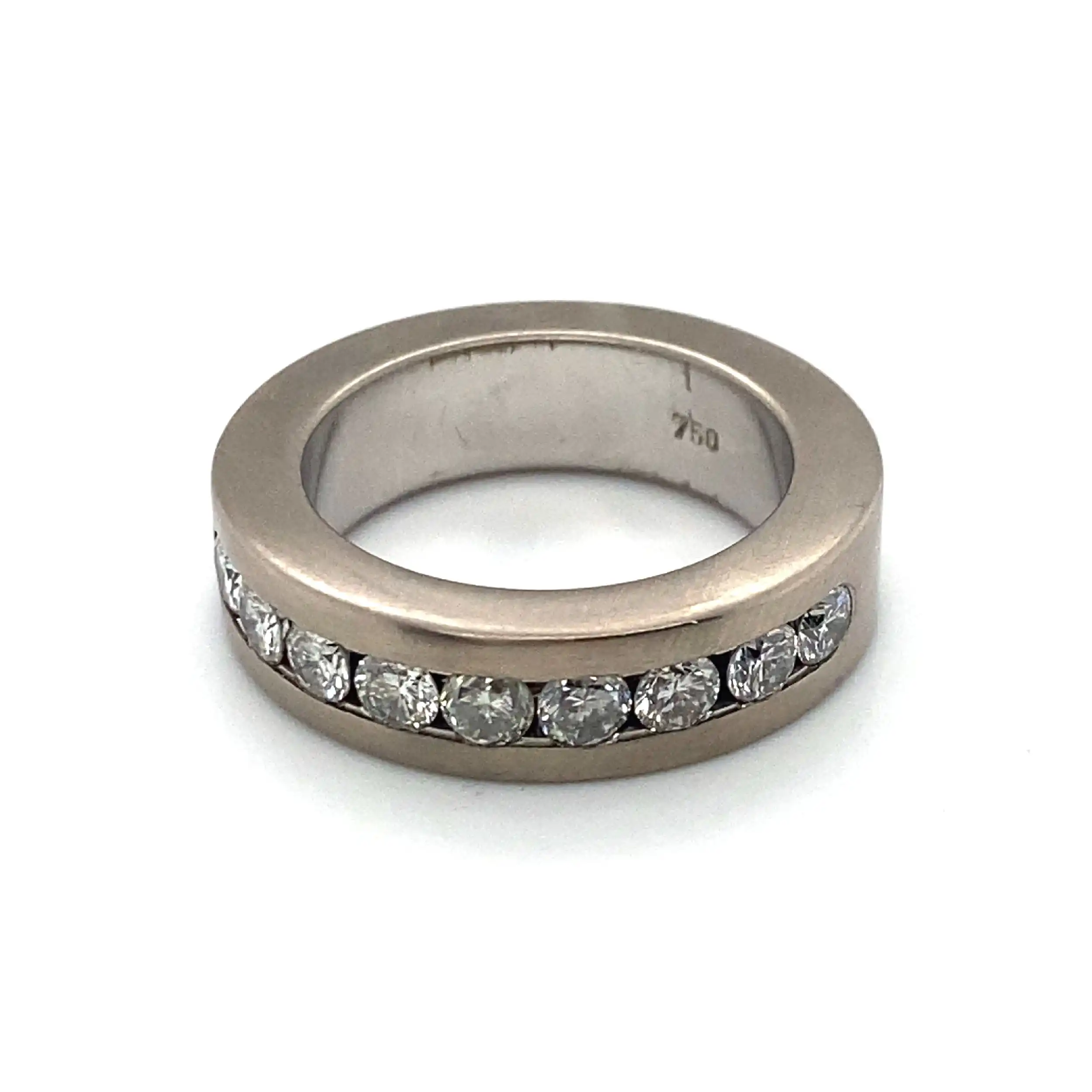 Ring Weißgold mit Brillanten in Kanalfassung Ring Weißgold mit Brillanten in Kanalfassung