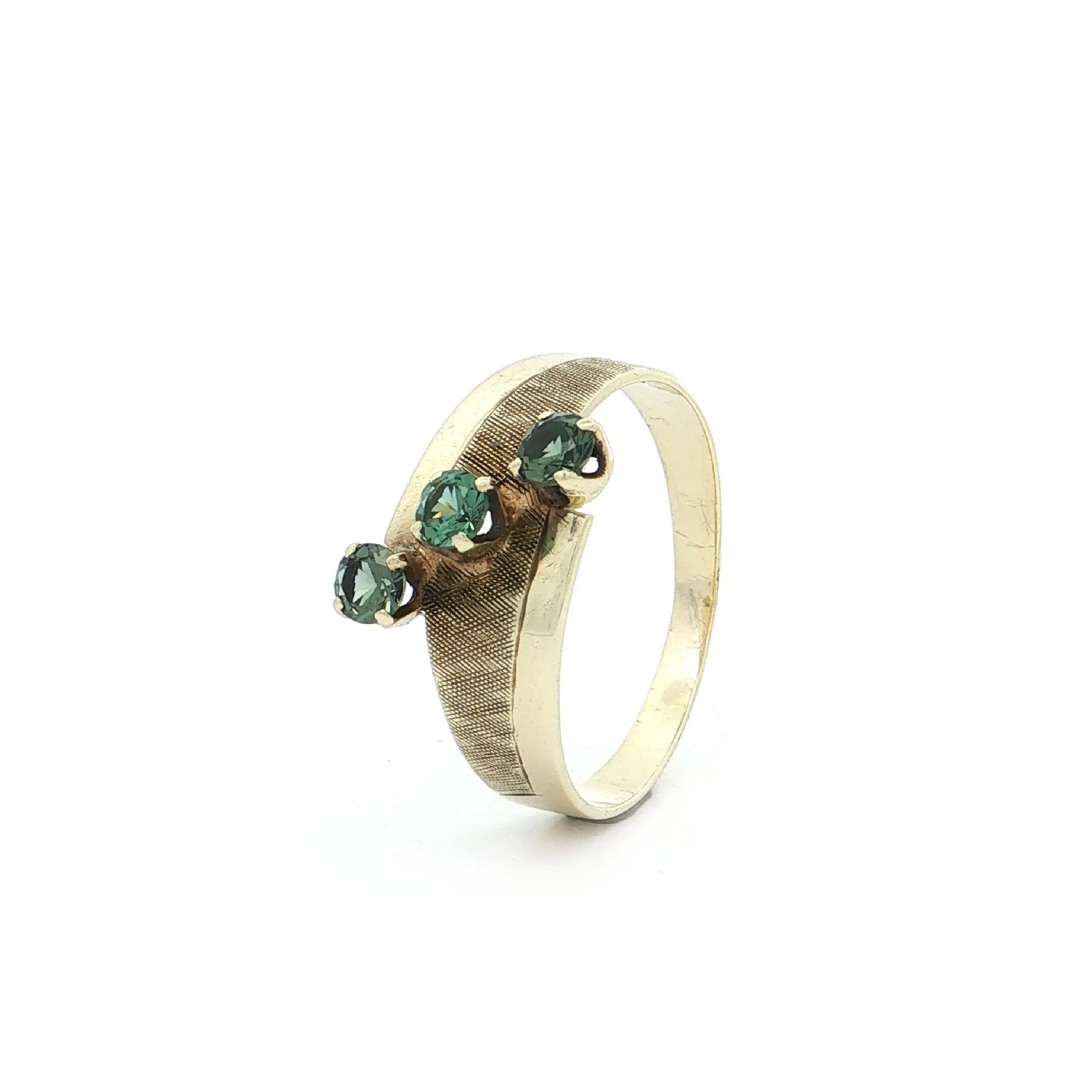 Ring Gelbgold mit grünen Farbsteinen Ring Gelbgold mit grünen Farbsteinen