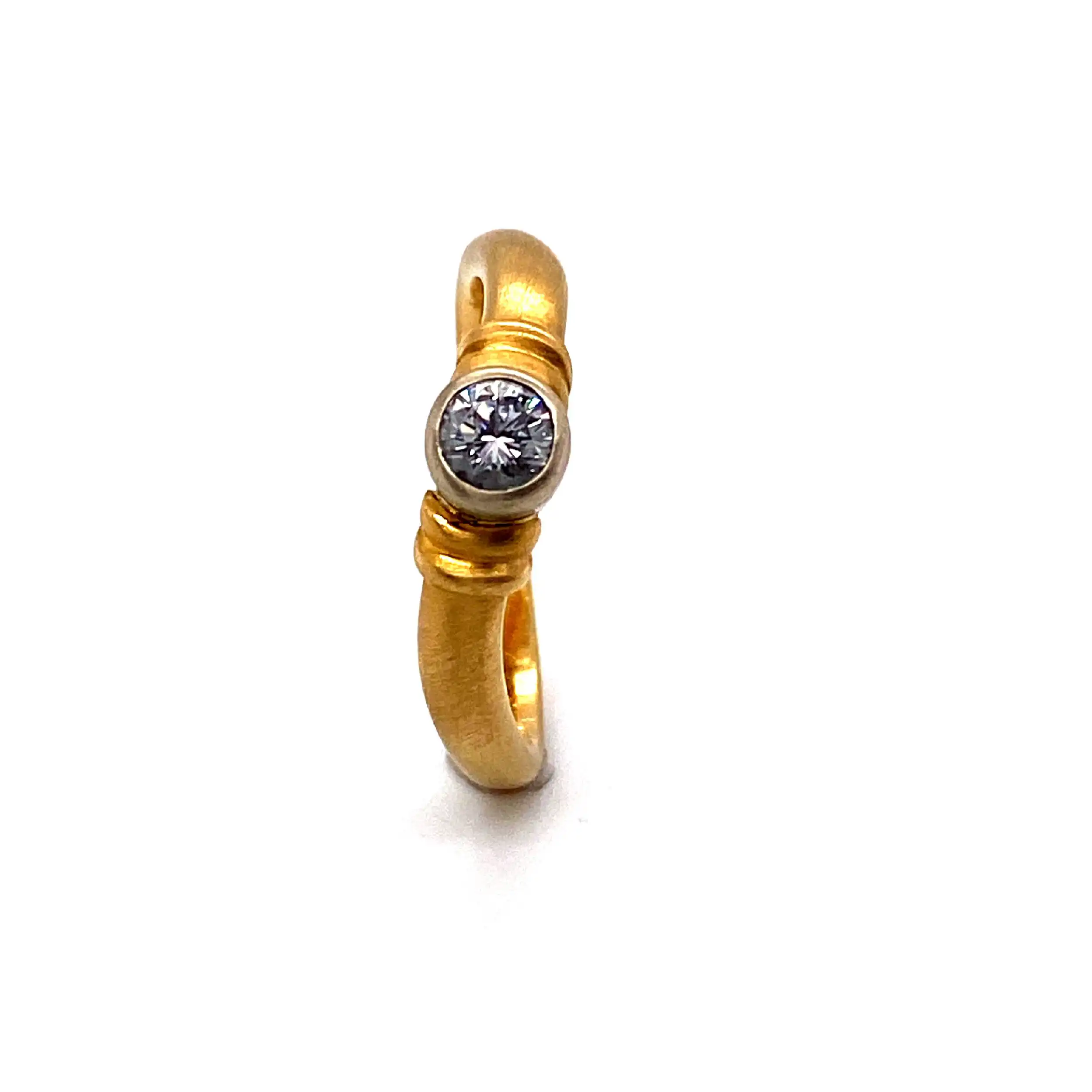 Geschwungener Ring bicolor, mattiert Geschwungener Ring bicolor, mattiert