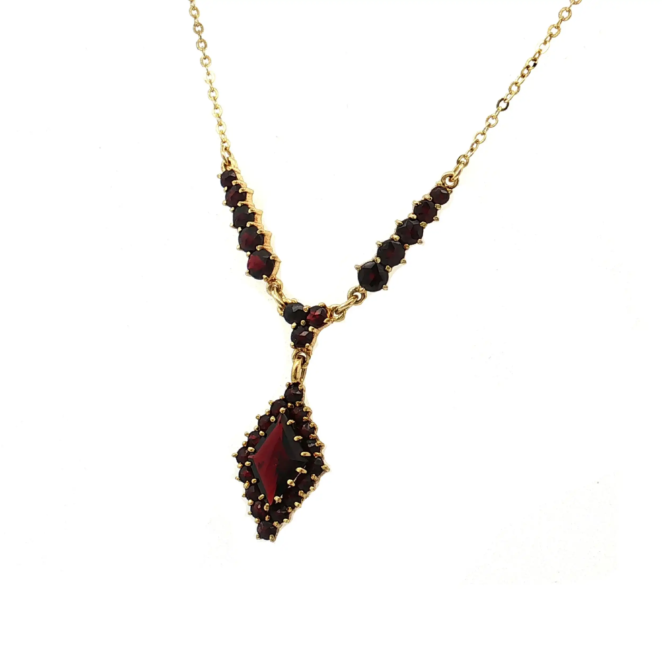 Collier Gelbgold mit Granat Collier Gelbgold mit Granat