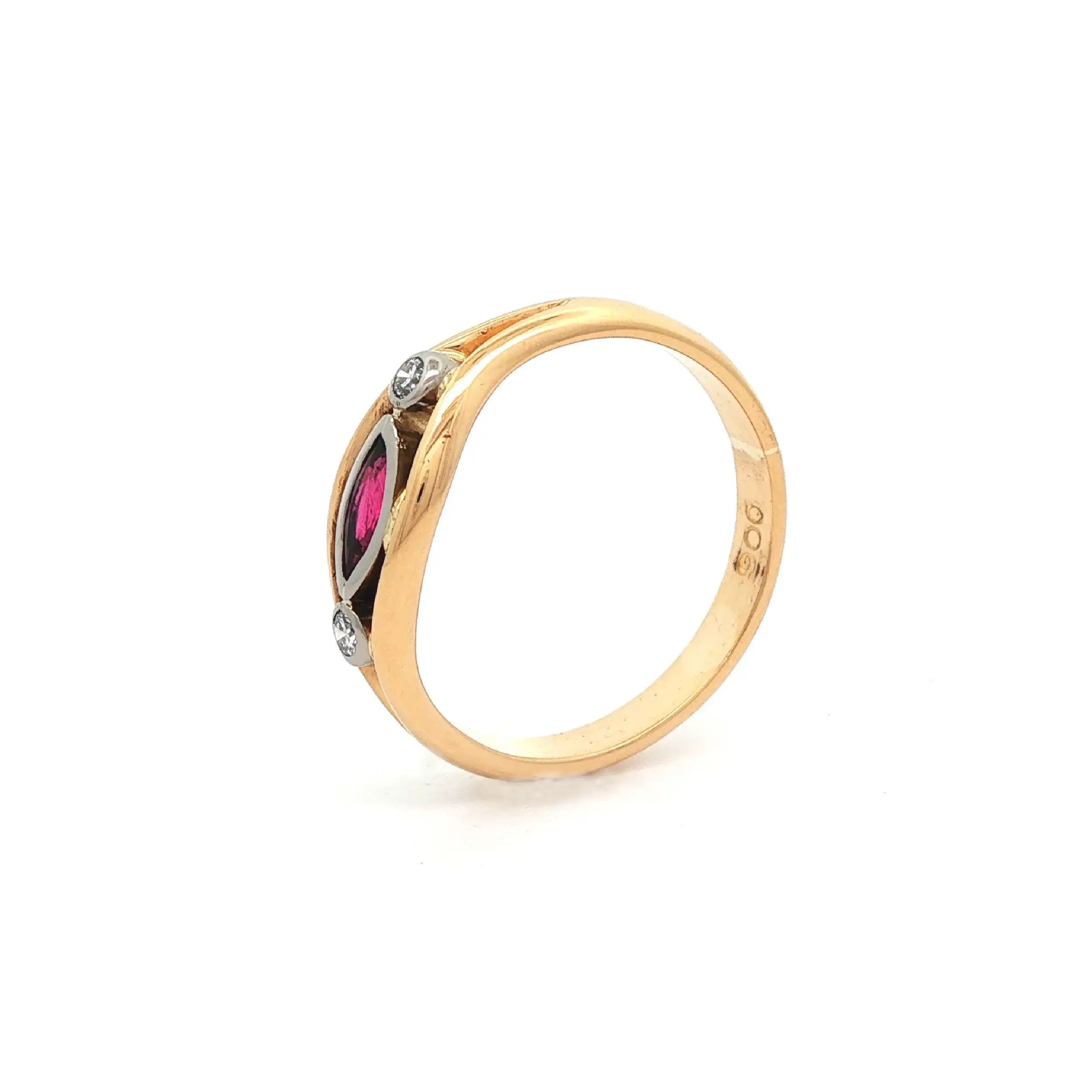 Ring Bicolor mit Rubin und Brillanten