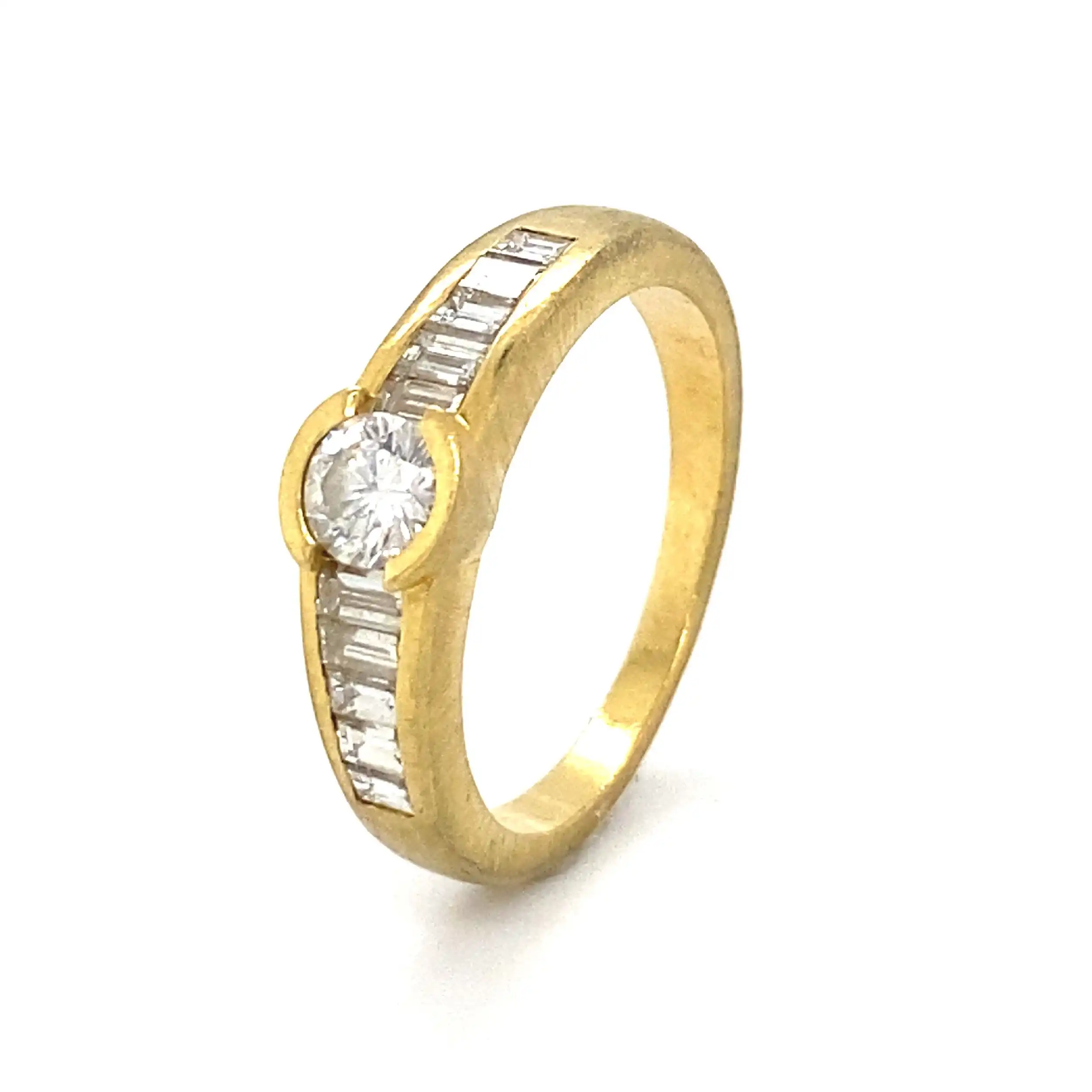 Ring Gelbgold mit Brillant und Diamanten