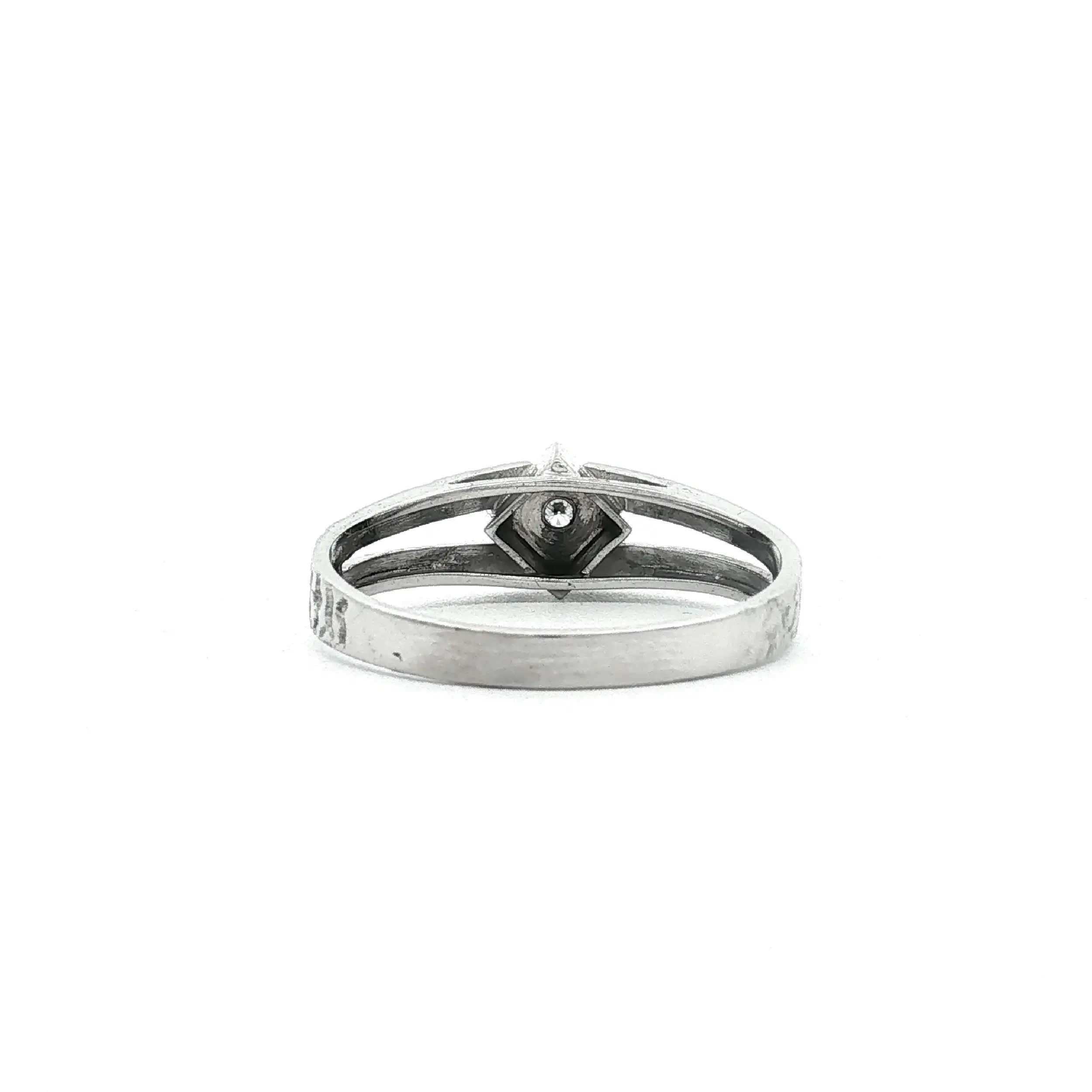 Ring Weißgold mit Solitär Brillant, graviert mit 0,03ct