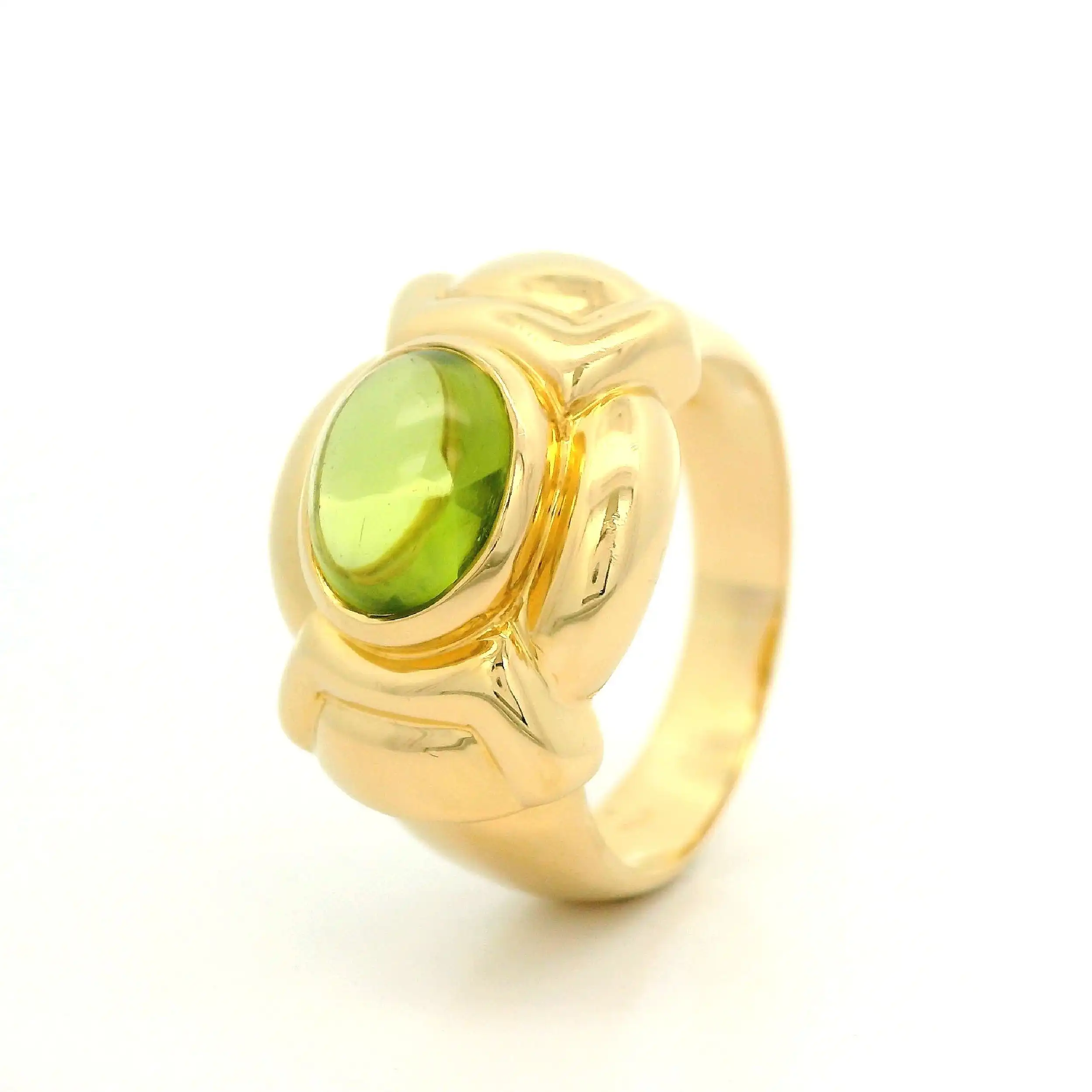 Ring Gelbgold mit grünem Cabochon
