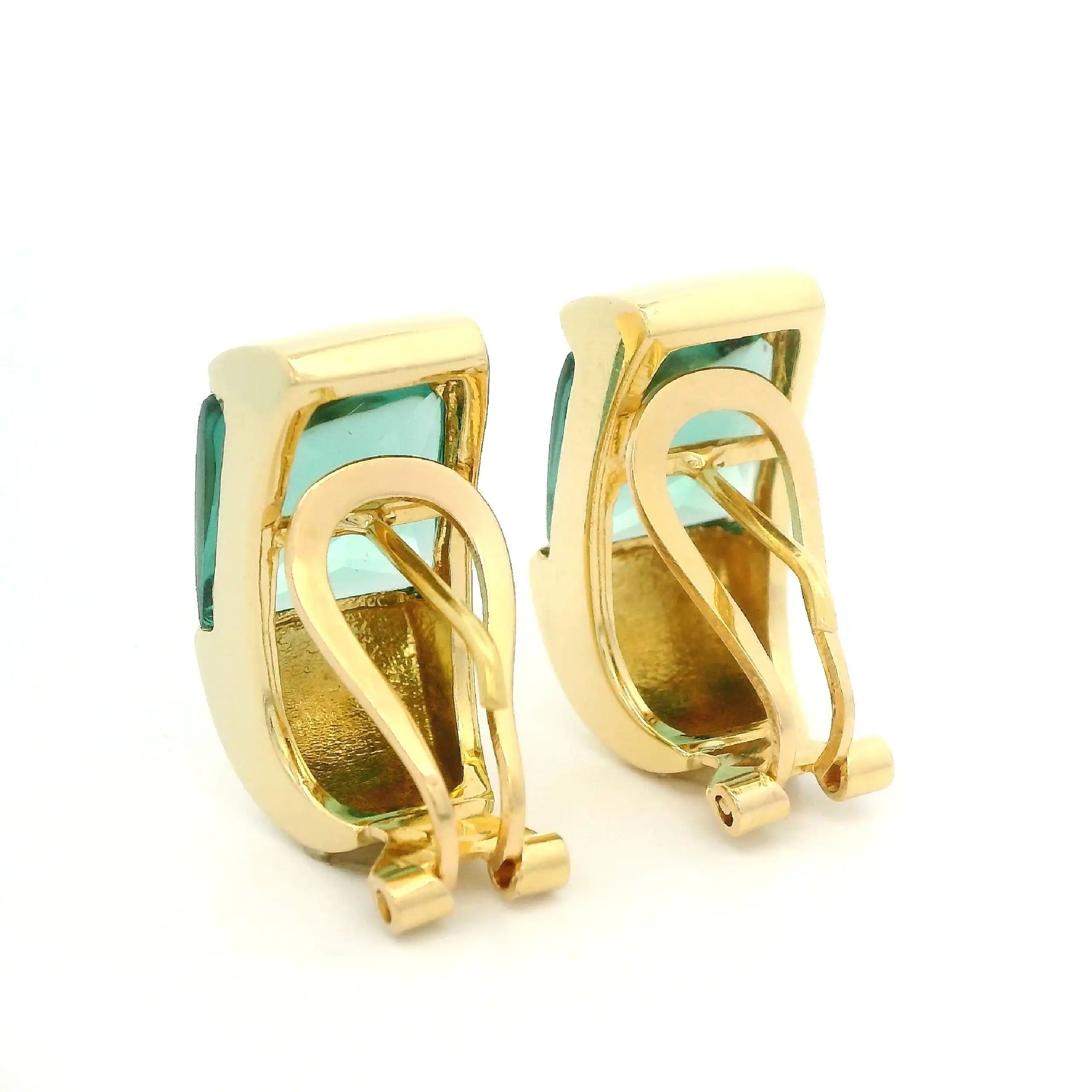 Ohrclips Gelbgold mit grünem Farbstein Ohrclips Gelbgold mit grünem Farbstein