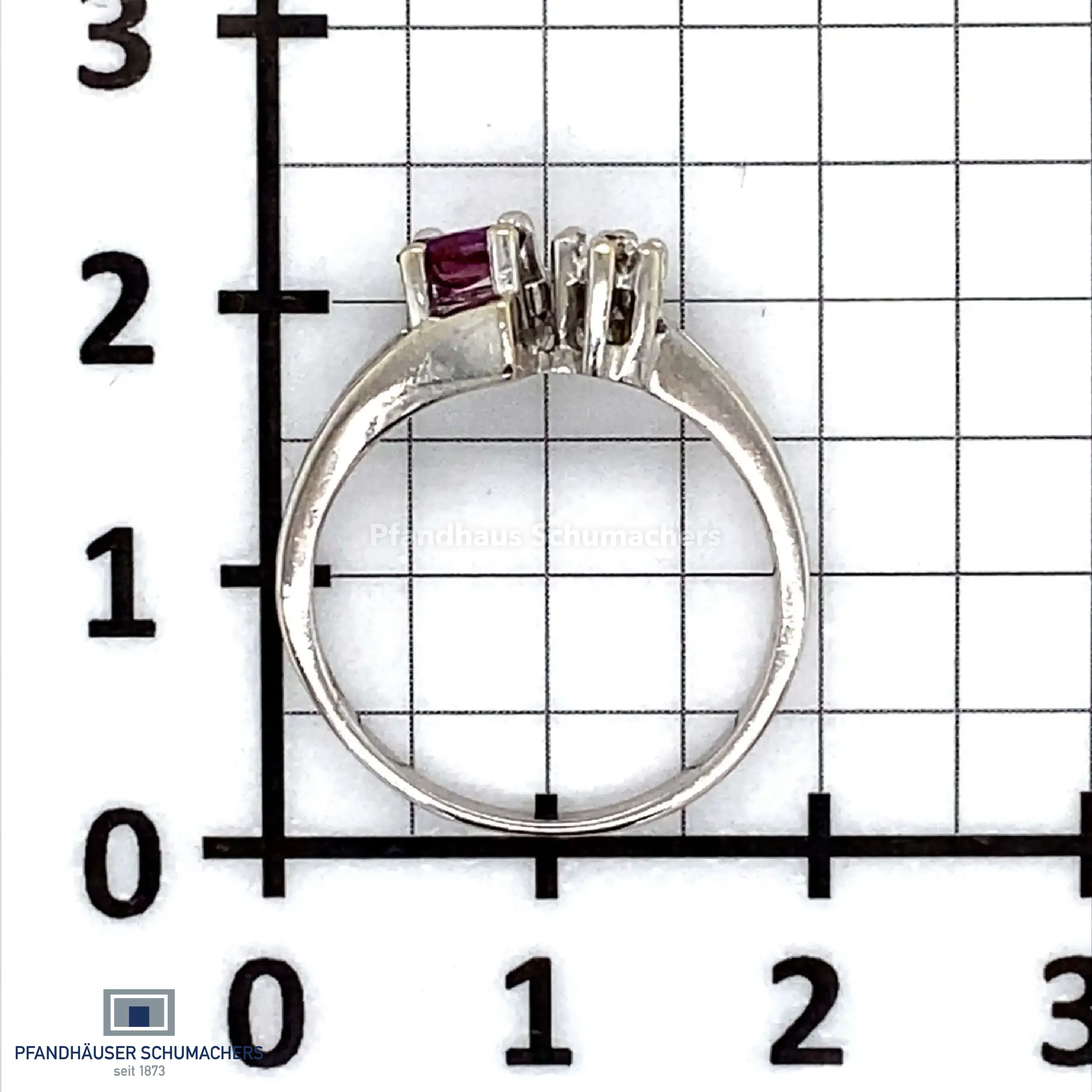 Ring Weißgold mit Synthetischen Korund und Diamanten