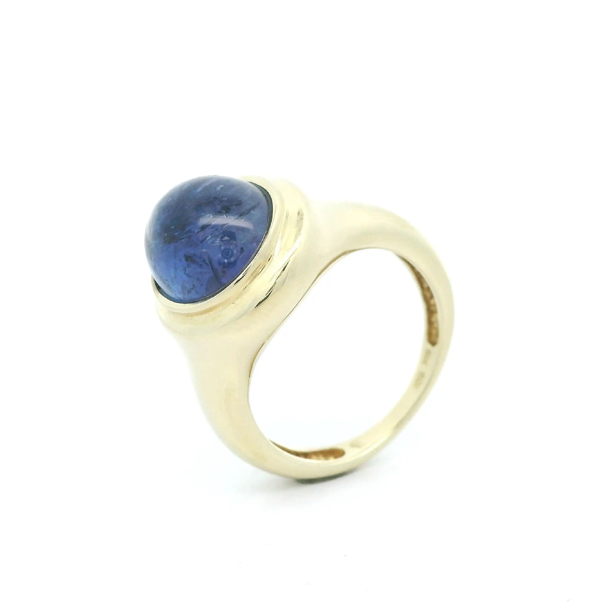 Ring Gelbgold mit Cordierit Cabochon Ring Gelbgold mit Cordierit Cabochon