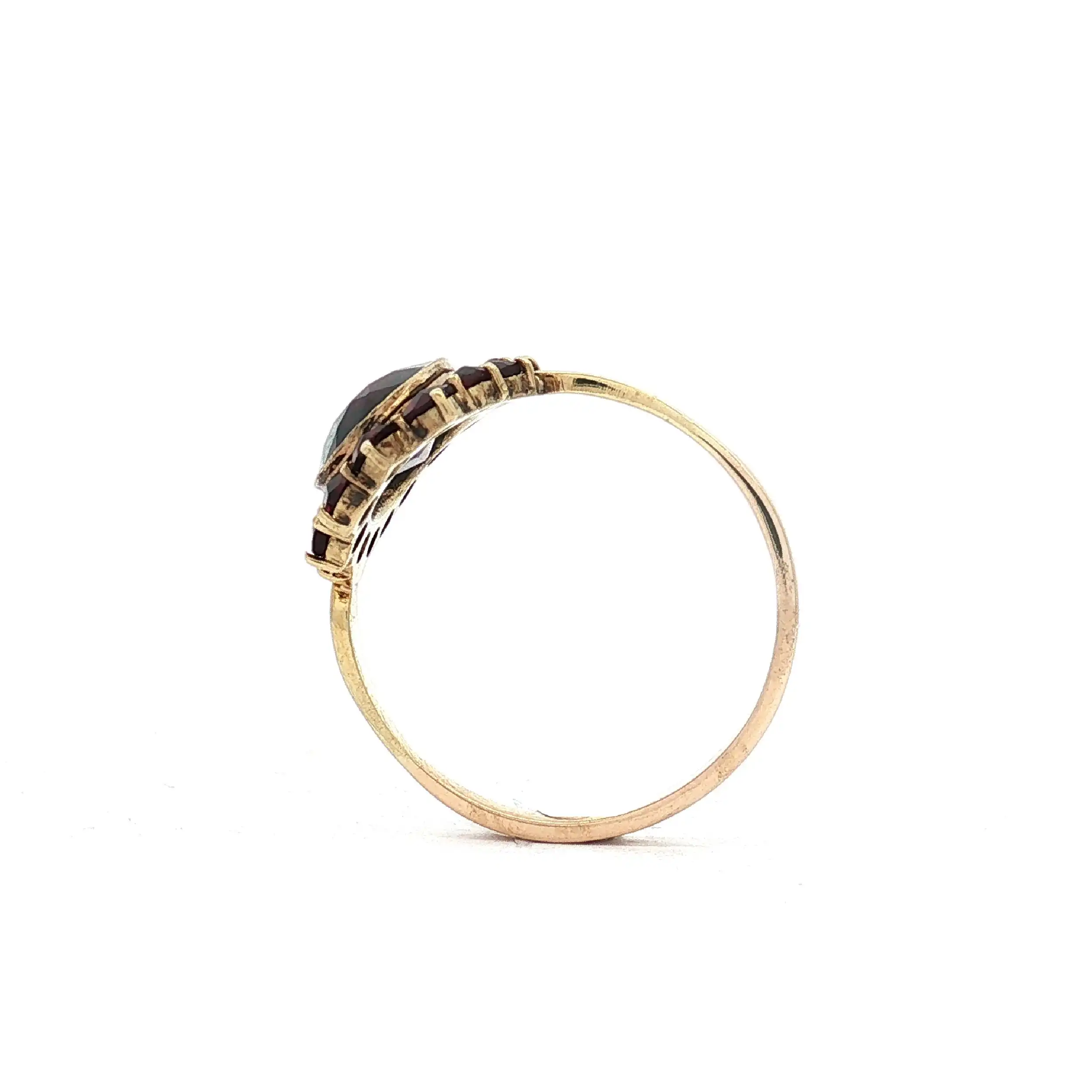 Ring Gelbgold mit Granat