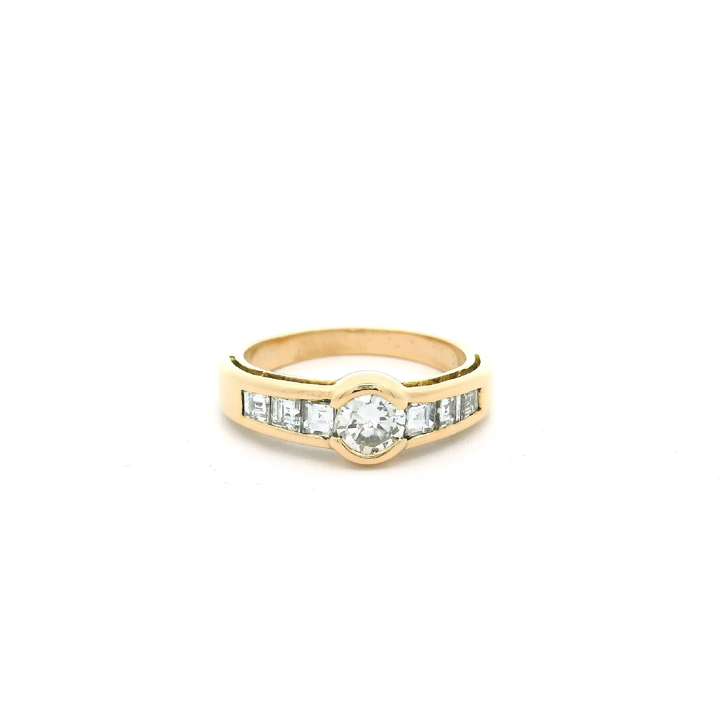 Ring Gelbgold mit Carée-Brillanten & Brillant Ring Gelbgold mit Carée-Brillanten & Brillant