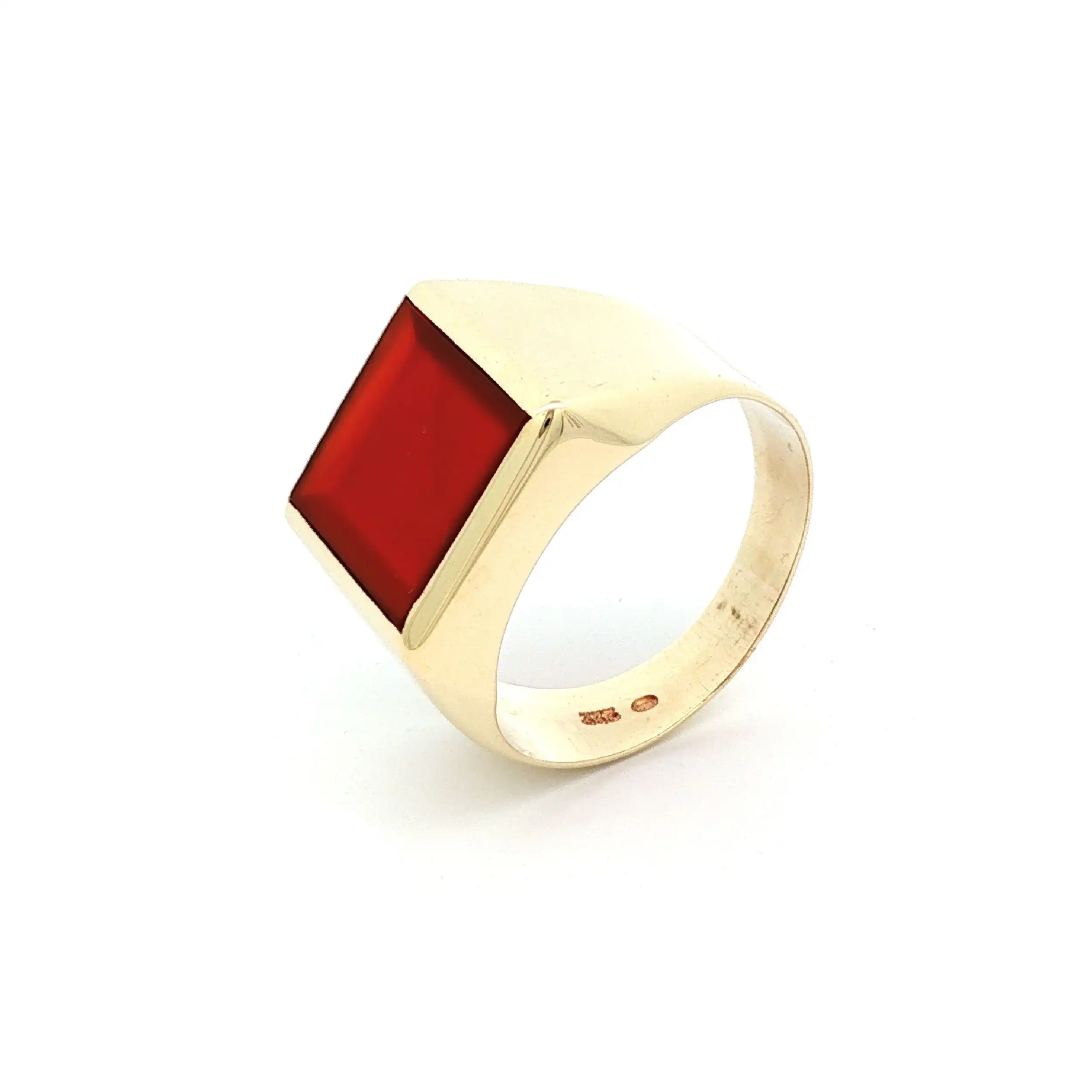 Ring Gelbgold mit rotem Farbstein