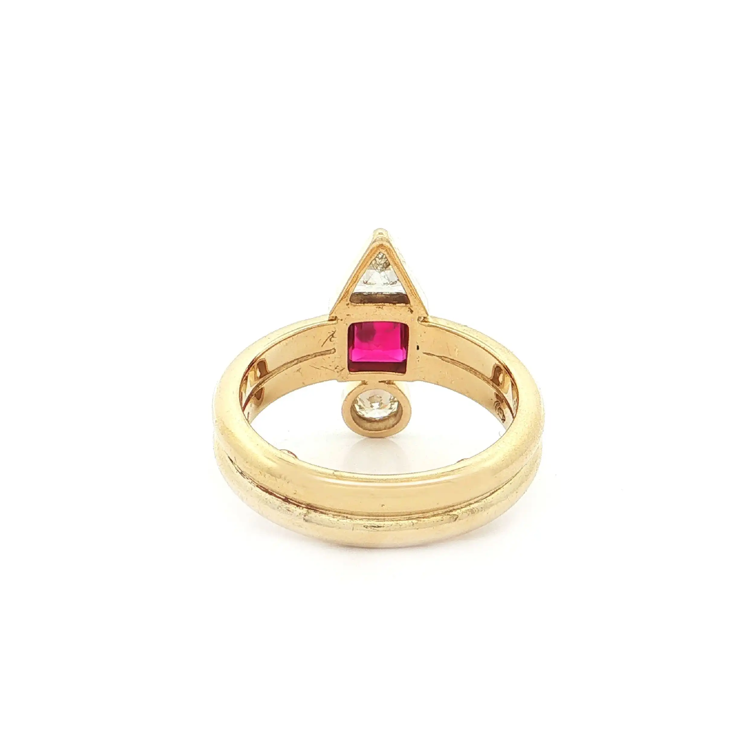 Ring Gelbgold mit Rubin und Brillant und Triangel Diamant Ring Gelbgold mit Rubin und Brillant und Triangel Diamant