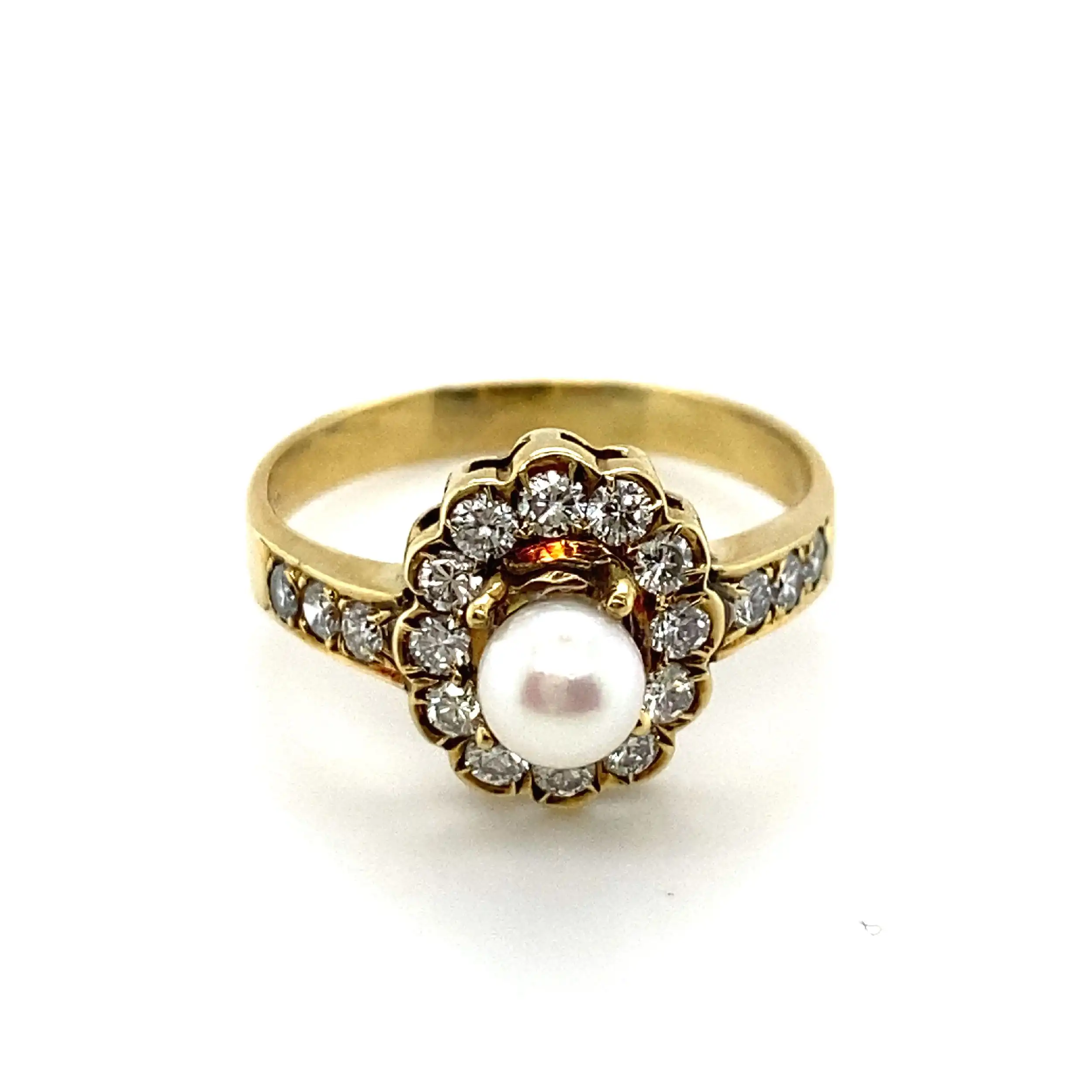 Ring Gelbgold mit Perle und 18 Brillanten Ring Gelbgold mit Perle und 18 Brillanten