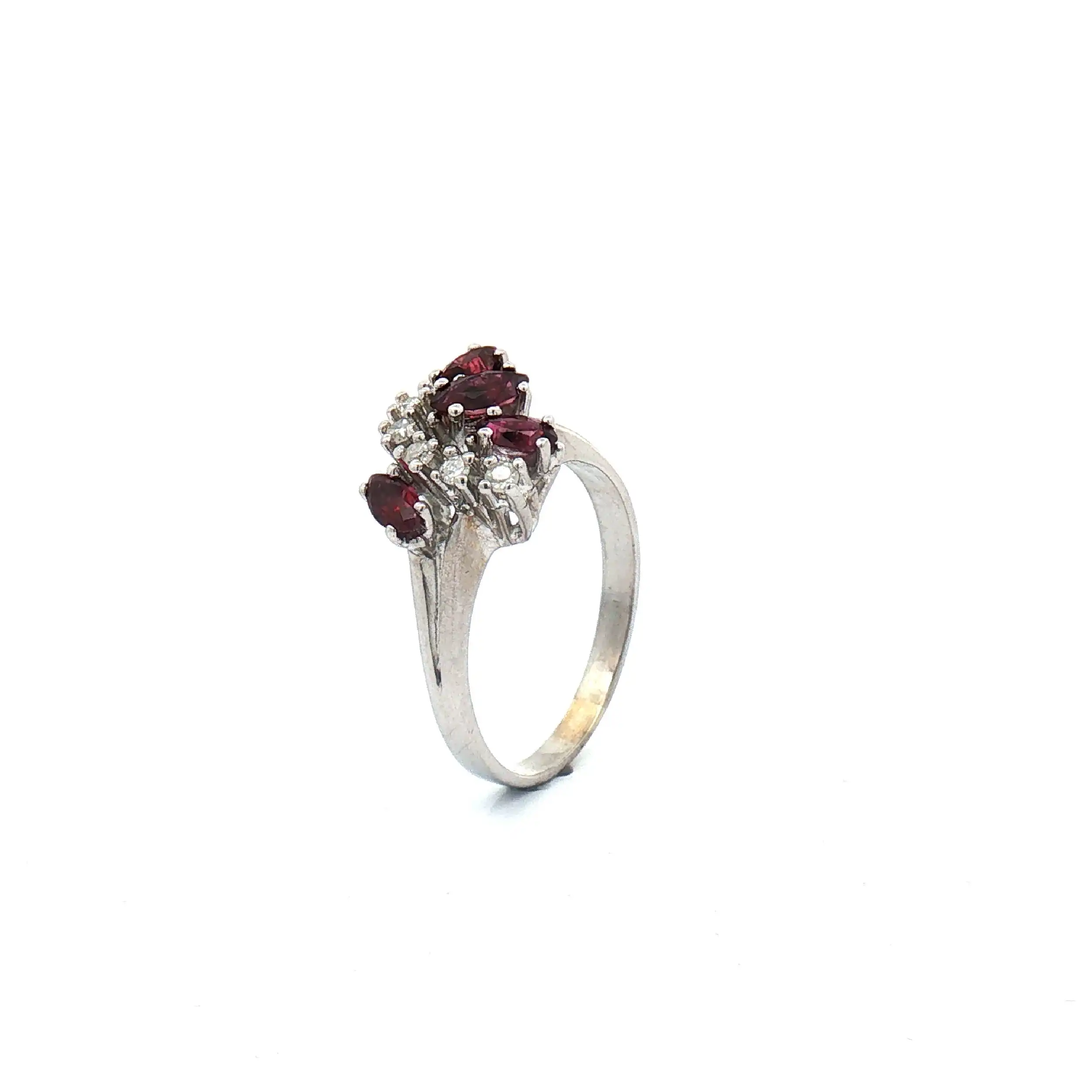 Ring Weißgold mit Diamanten und Rubin Ring Weißgold mit Diamanten und Rubin