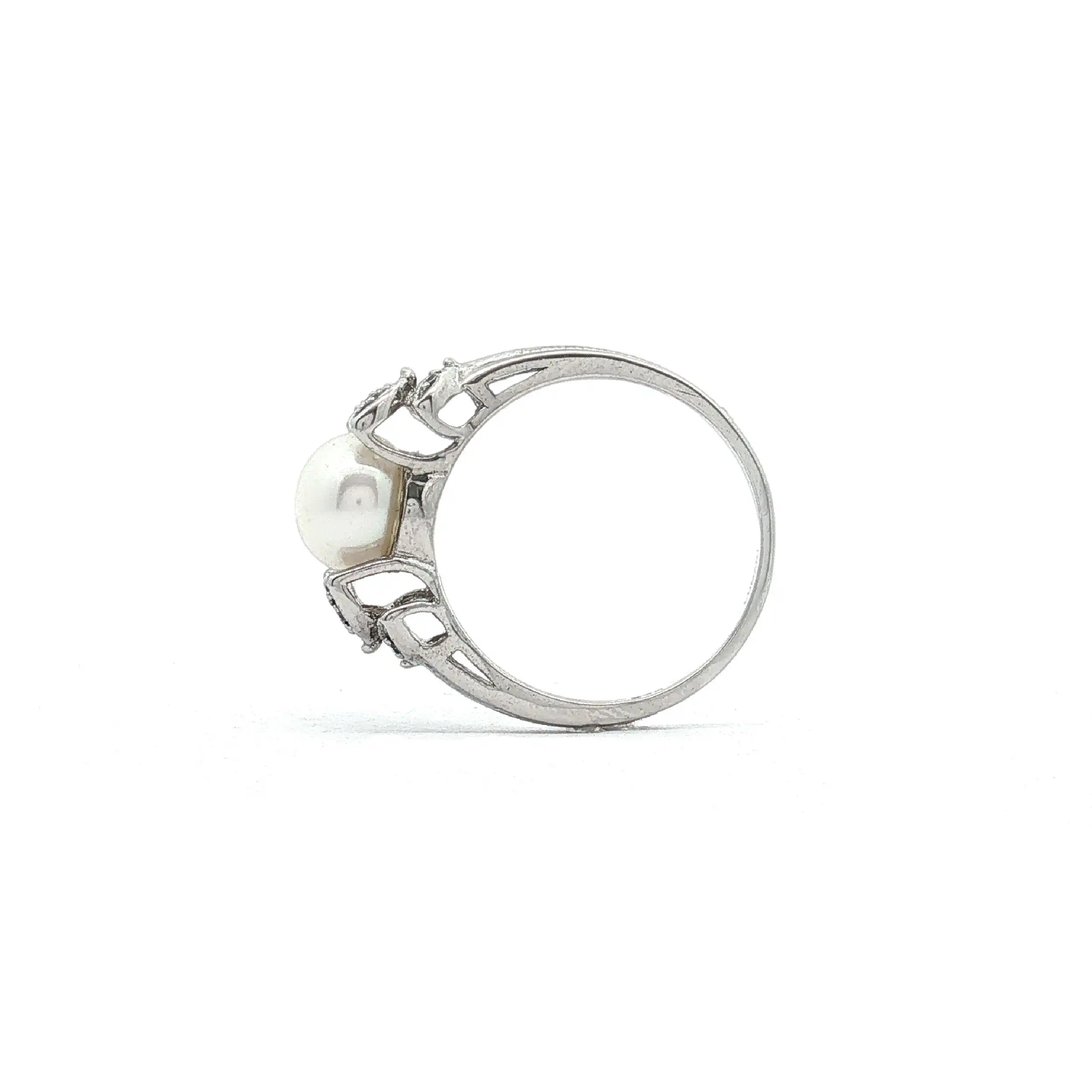 Ring mit Perle und Zirkonia