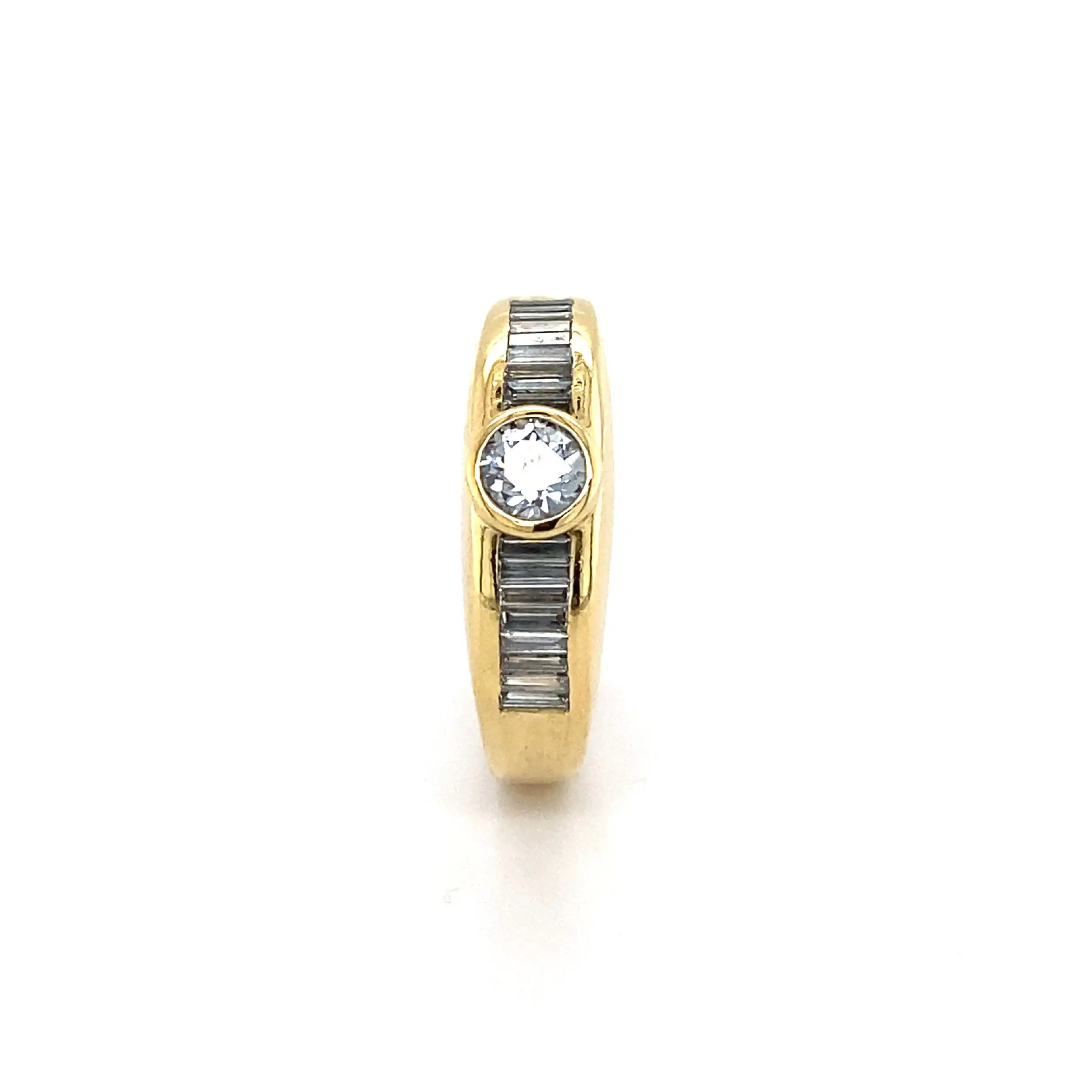 Ring Gelbgold mit Brillant und Diamanten Ring Gelbgold mit Brillant und Diamanten