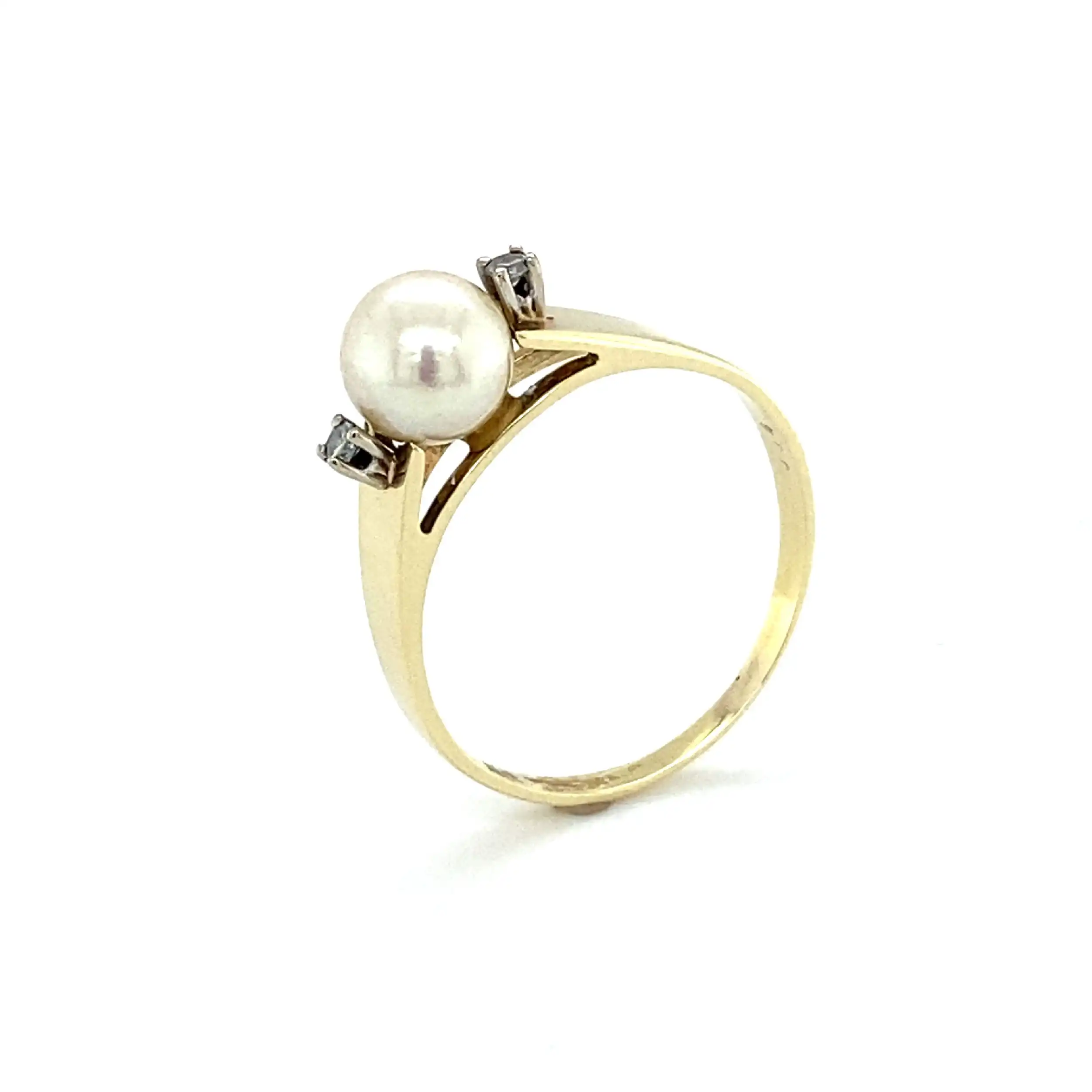 Ring Gelbgold mit Perle & Diamanten Ring Gelbgold mit Perle & Diamanten