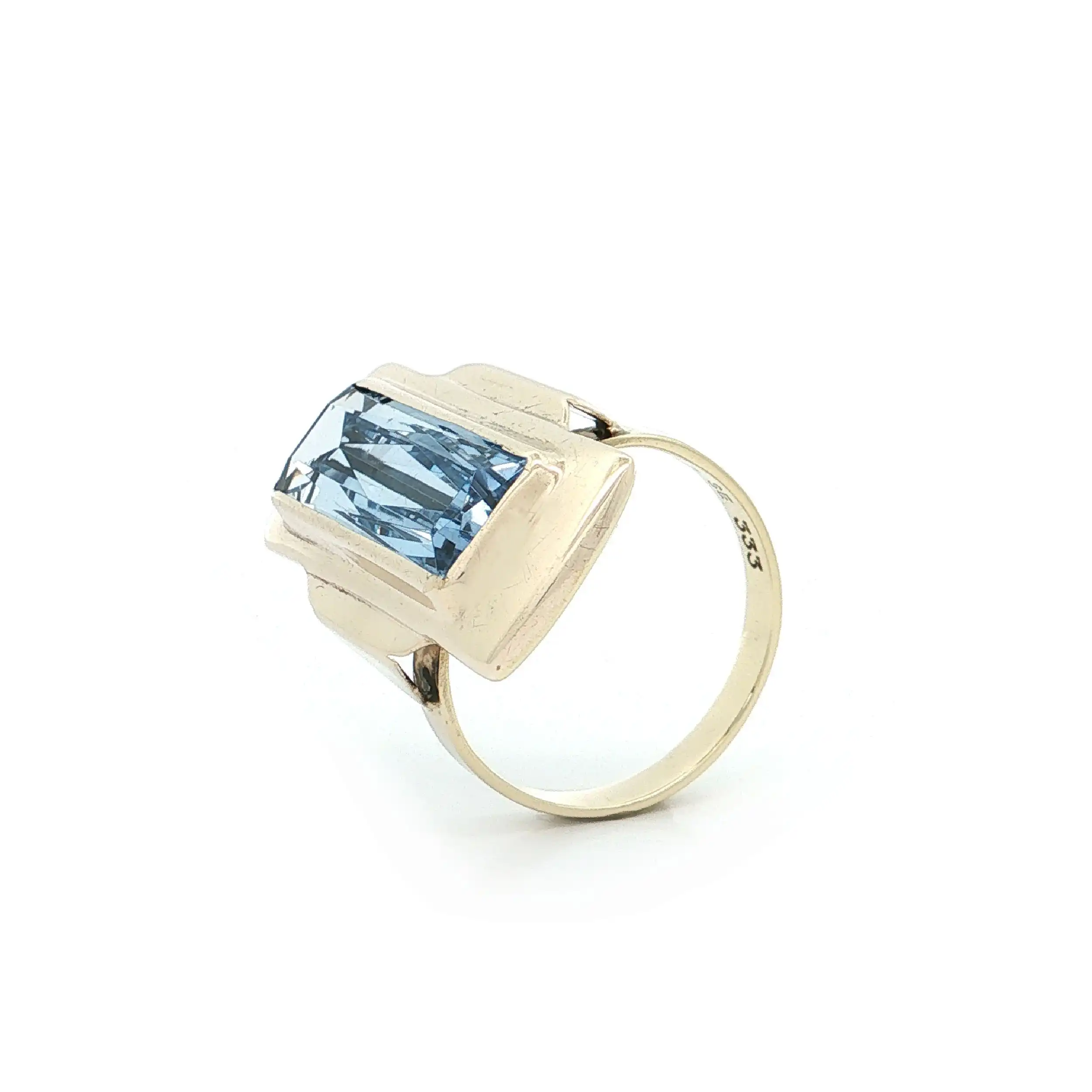 Ring Gelbgold mit Spinell Ring Gelbgold mit Spinell