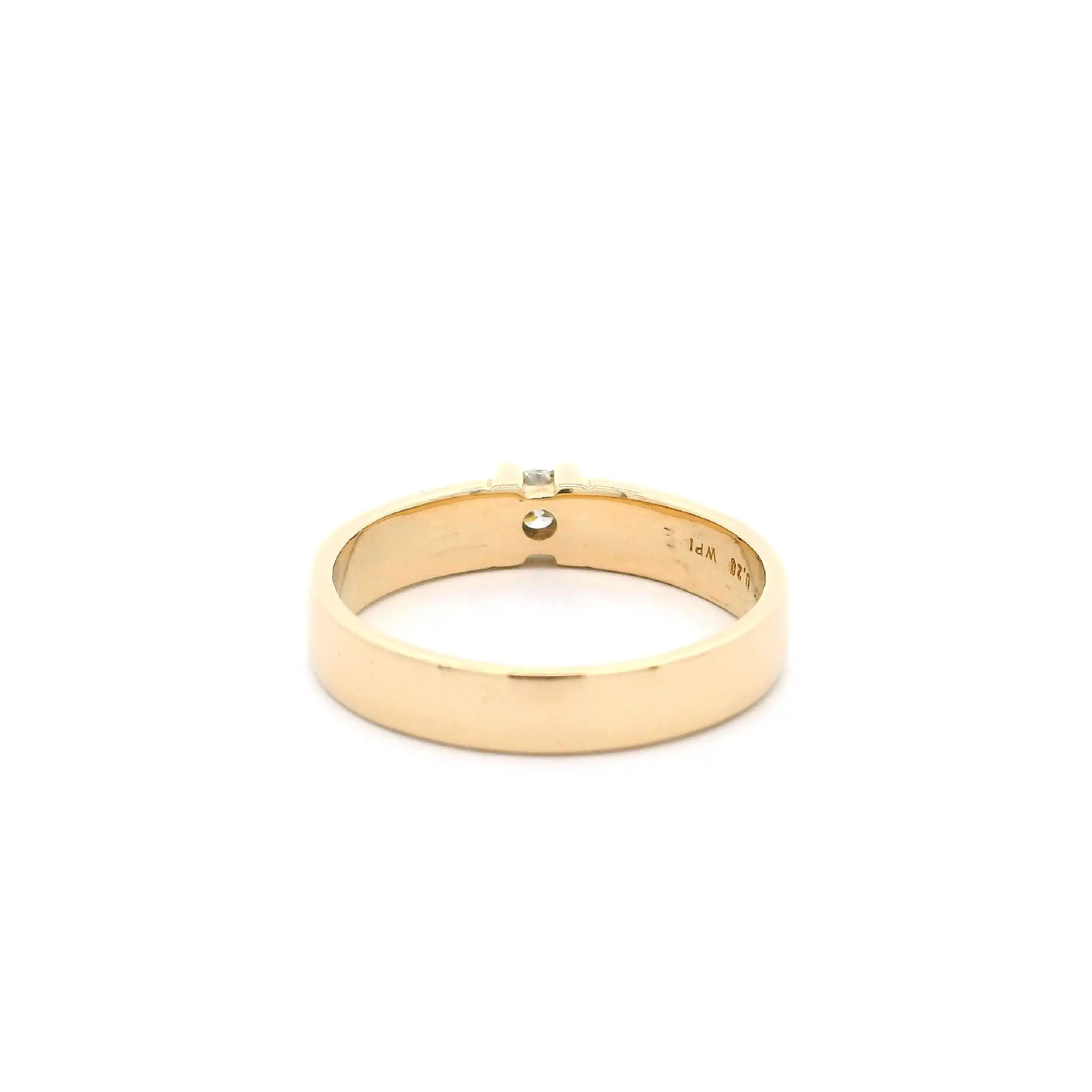Ring Gelbgold mit Brillant, graviert mit 0,20ct. Ring Gelbgold mit Brillant, graviert mit 0,20ct.