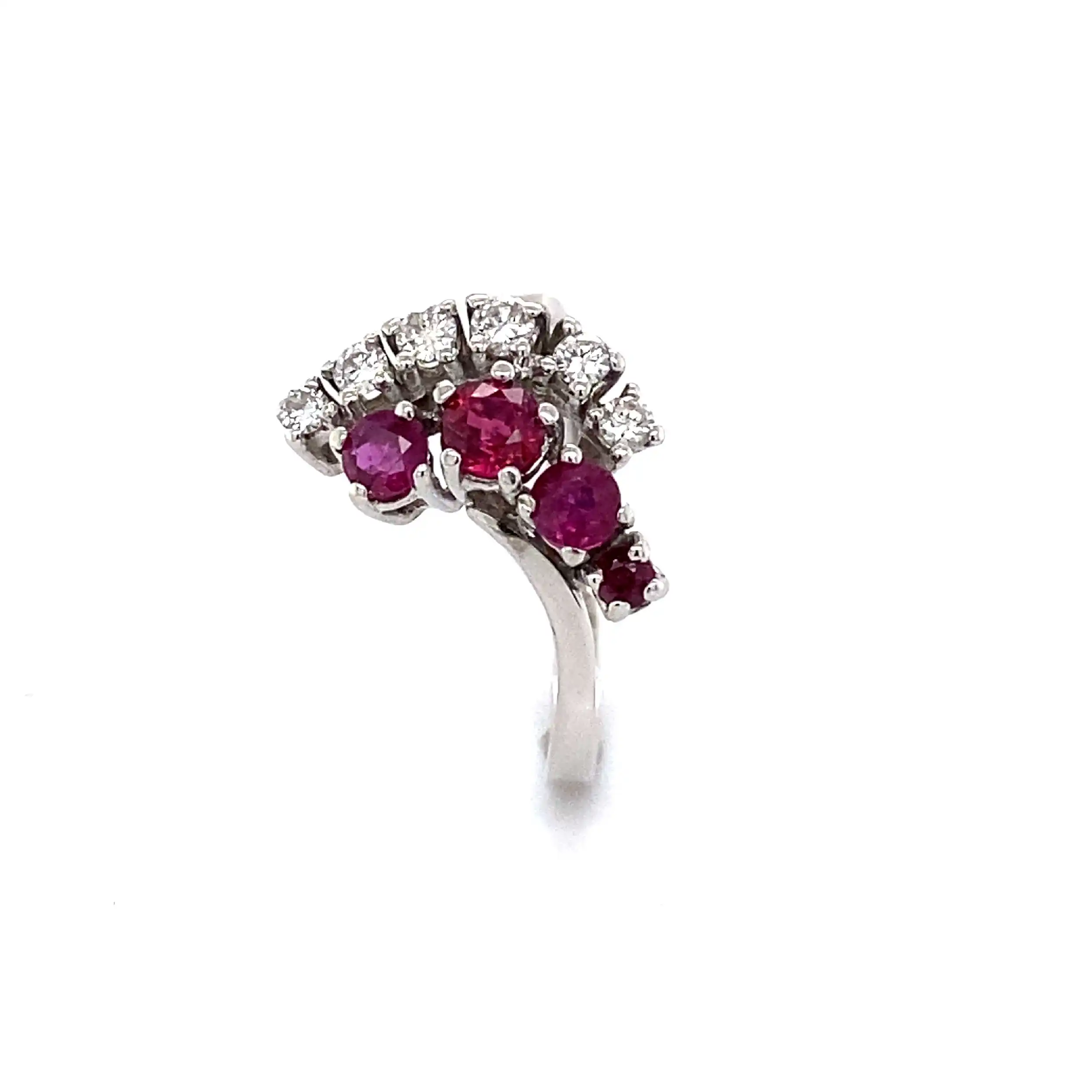 Ring Weißgold mit Rubine und Brillanten Ring Weißgold mit Rubine und Brillanten
