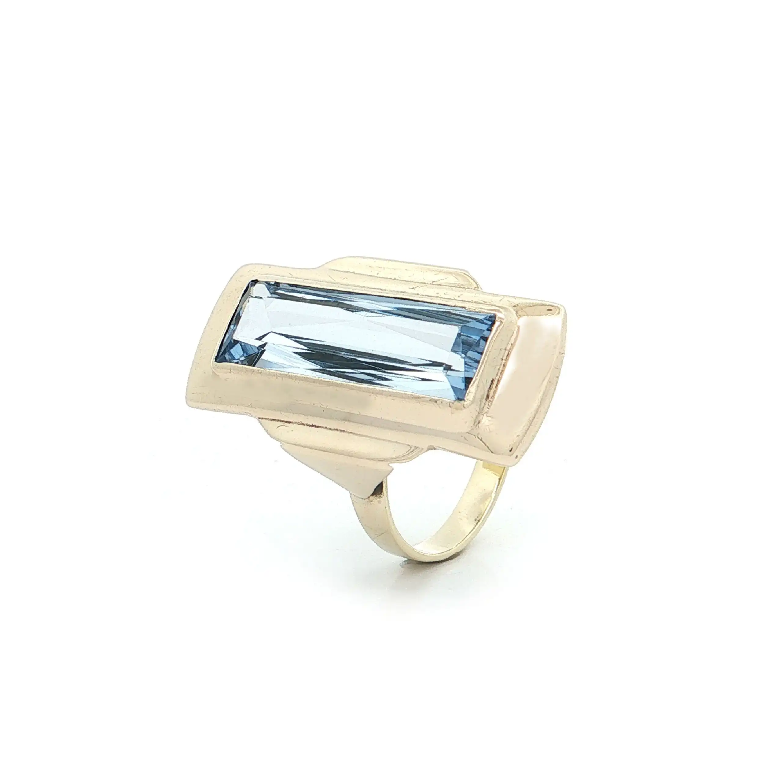 Ring Gelbgold mit Spinell Ring Gelbgold mit Spinell