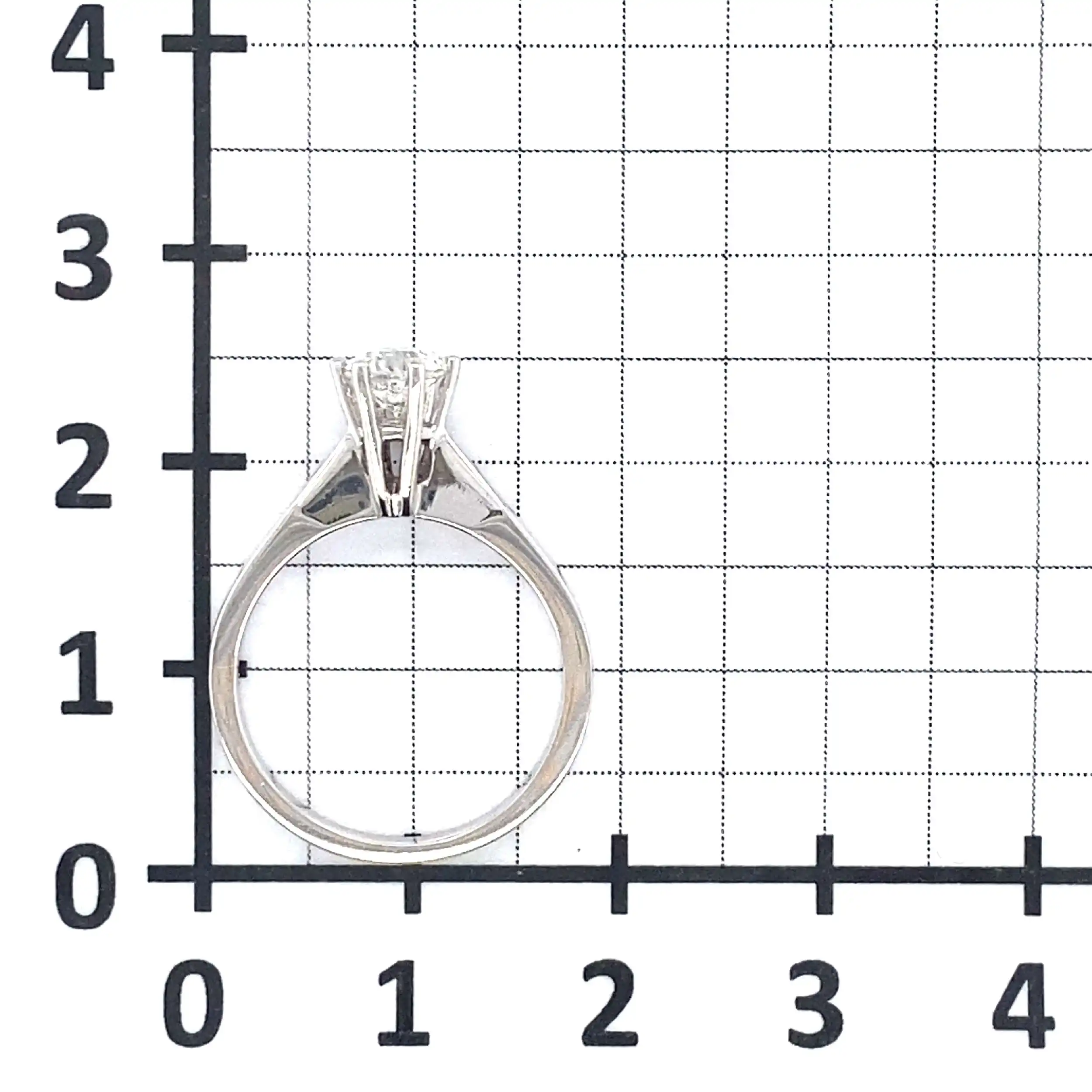Ring Weißgold mit Brillant, graviert mit 0,50 ct. Ring Weißgold mit Brillant, graviert mit 0,50 ct.