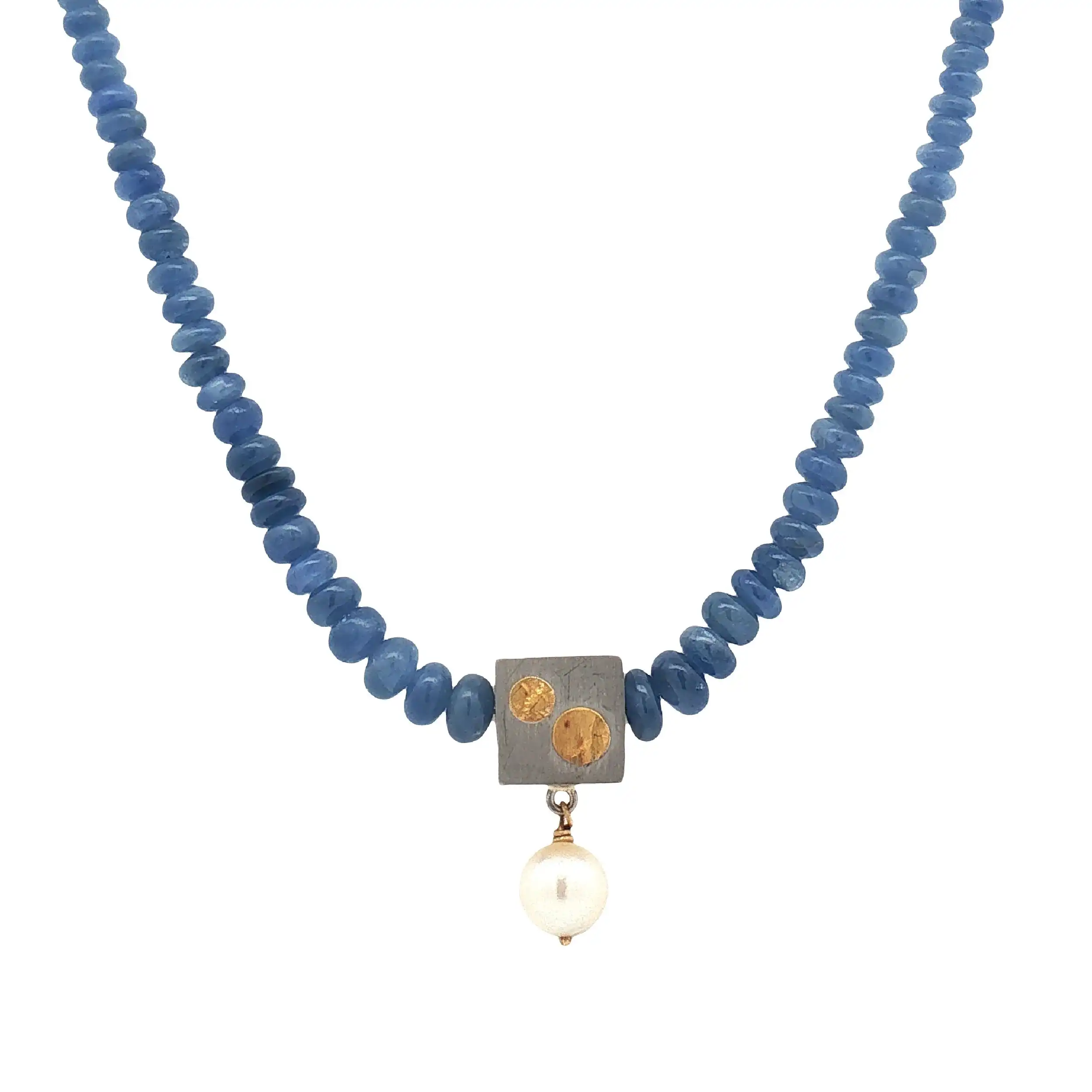 Kette mit Gold, blauen Saphiren und Perle Kette mit Gold, blauen Saphiren und Perle