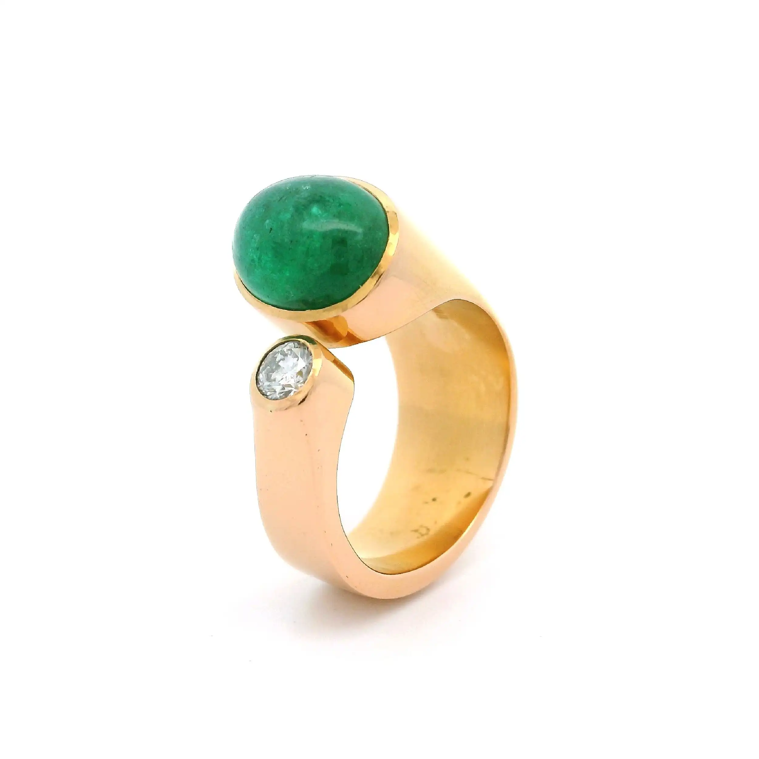 Ring Gelbgold mit Smaragd Cabochon & Brillant Ring Gelbgold mit Smaragd Cabochon & Brillant