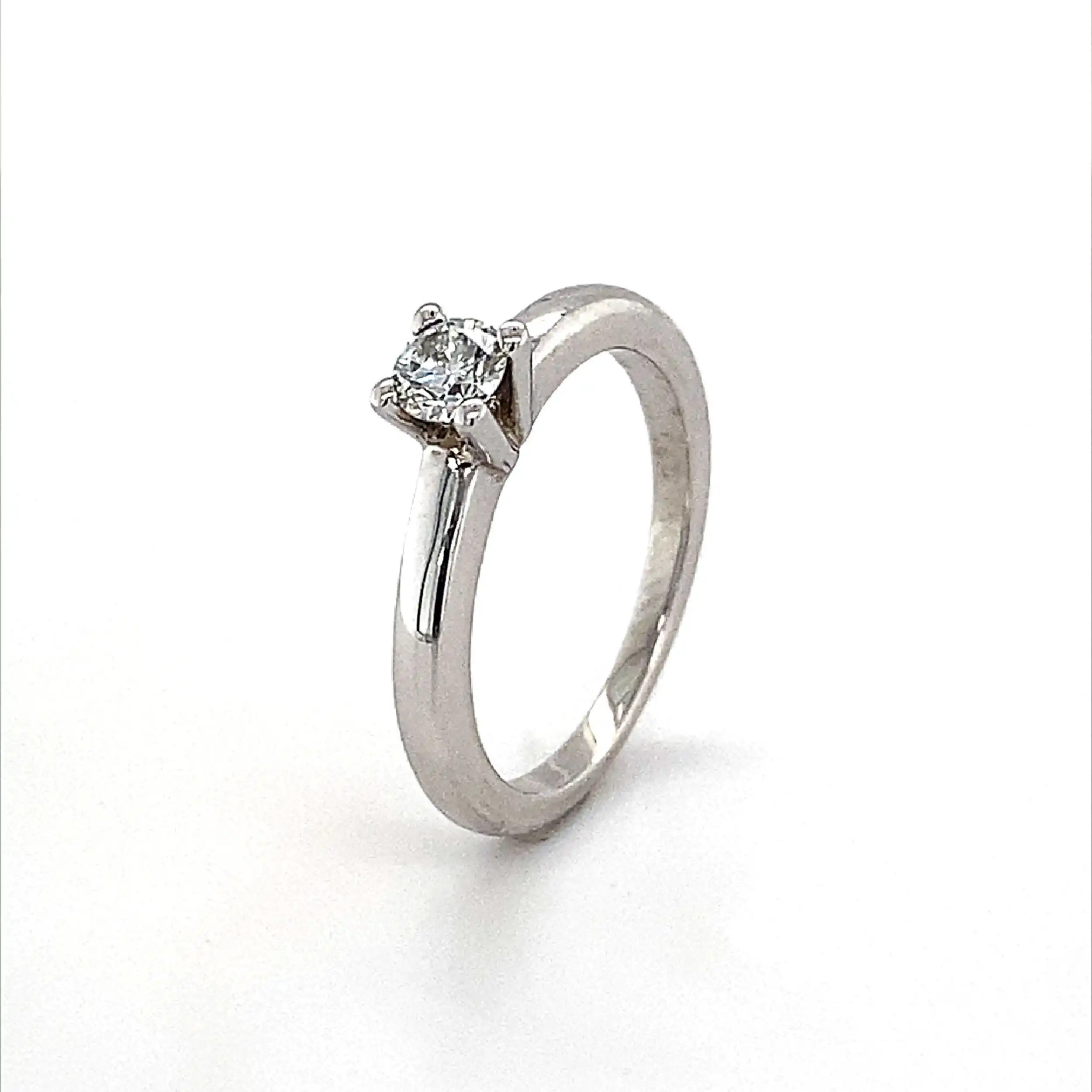 Ring Weißgold mit Brillant Ring Weißgold mit Brillant