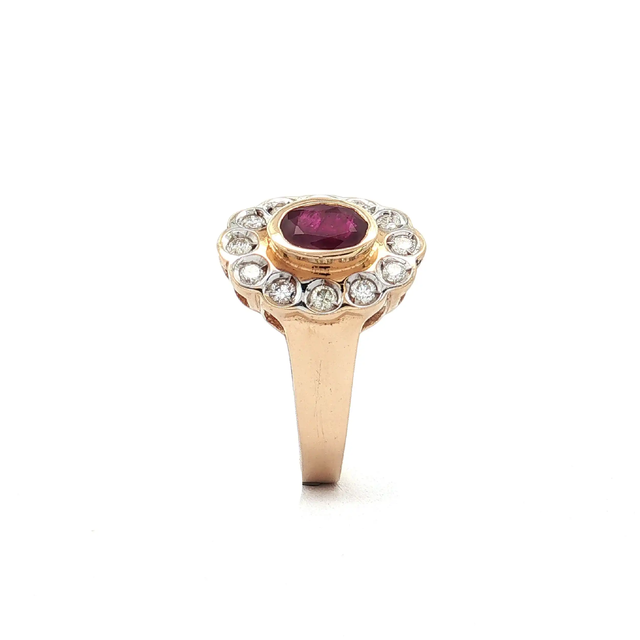 Ring Gelbgold mit Rubin und Brillanten