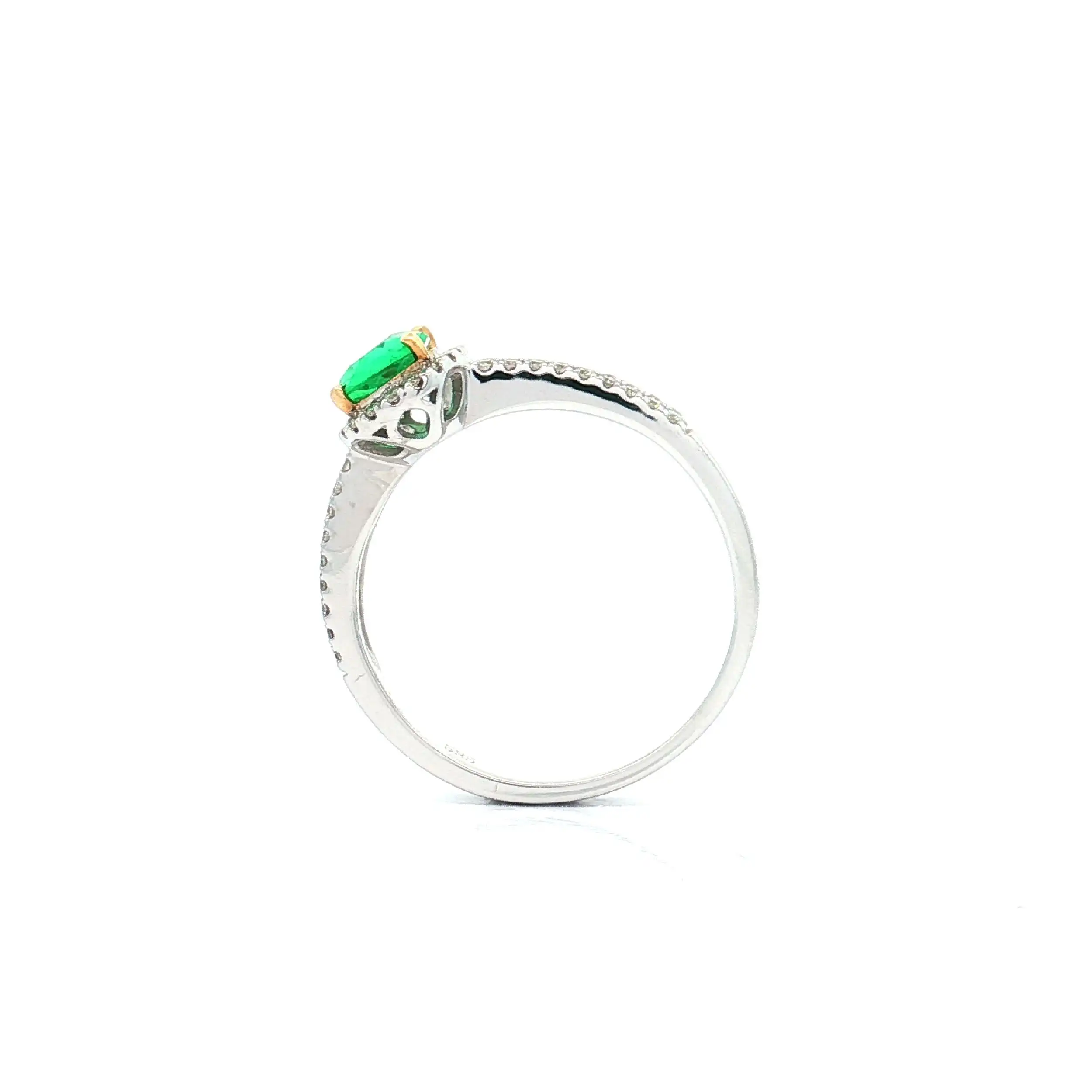 Ring Bicolor mit Smaragd und Brillanten Ring Bicolor mit Smaragd und Brillanten