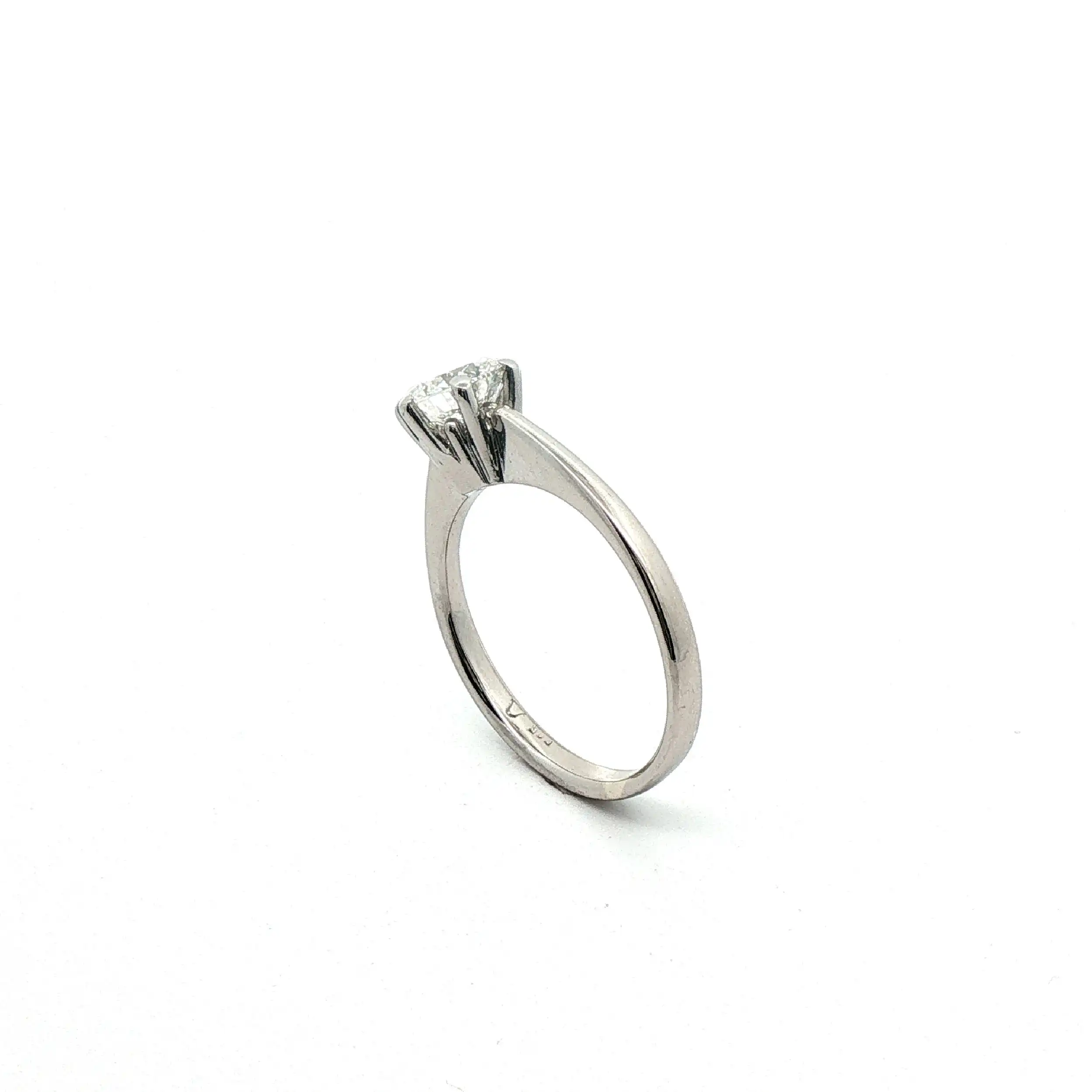 Ring Weißgold mit Brillant Ring Weißgold mit Brillant