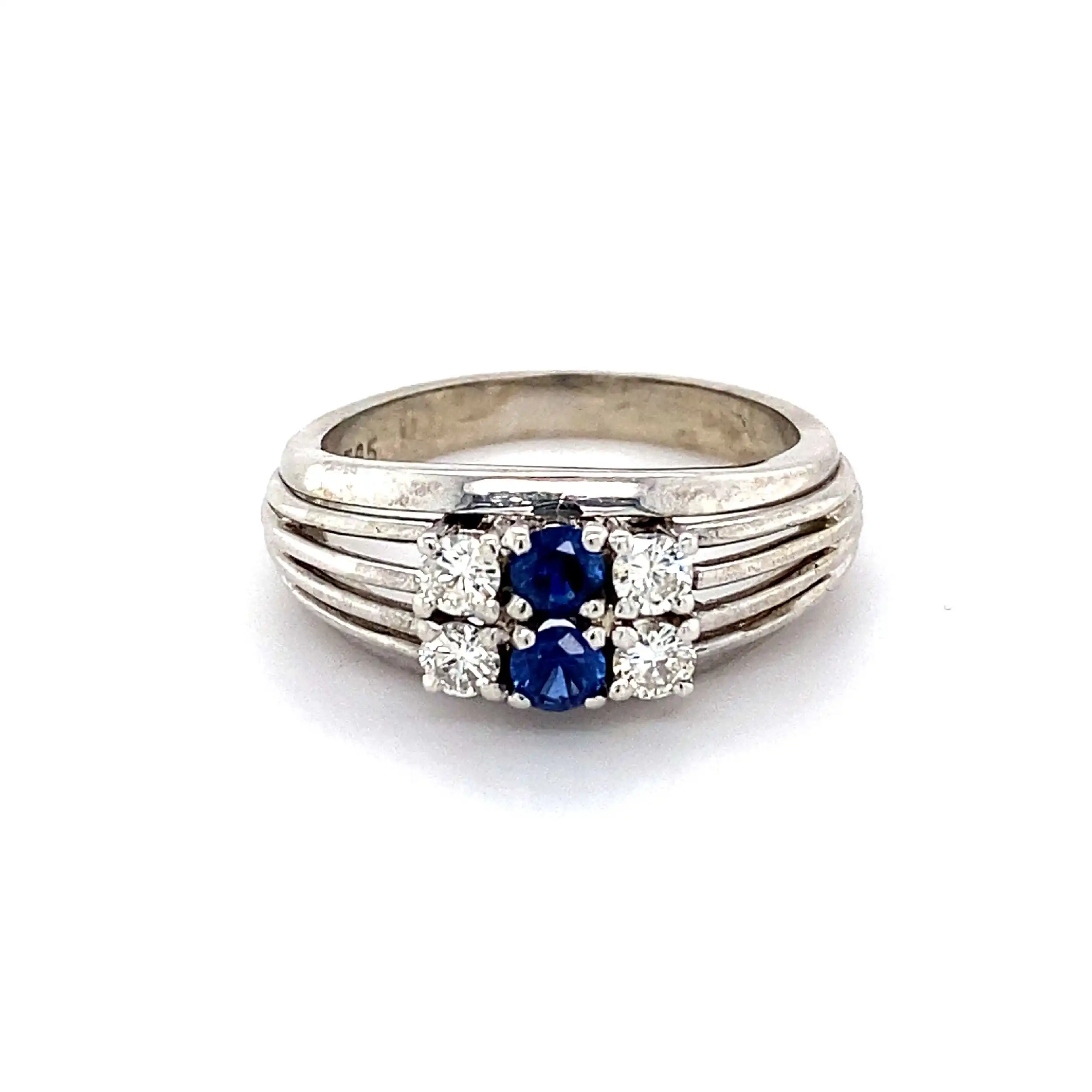 Ring Weißgold mit Brillanten und blauen Farbsteinen Ring Weißgold mit Brillanten und blauen Farbsteinen