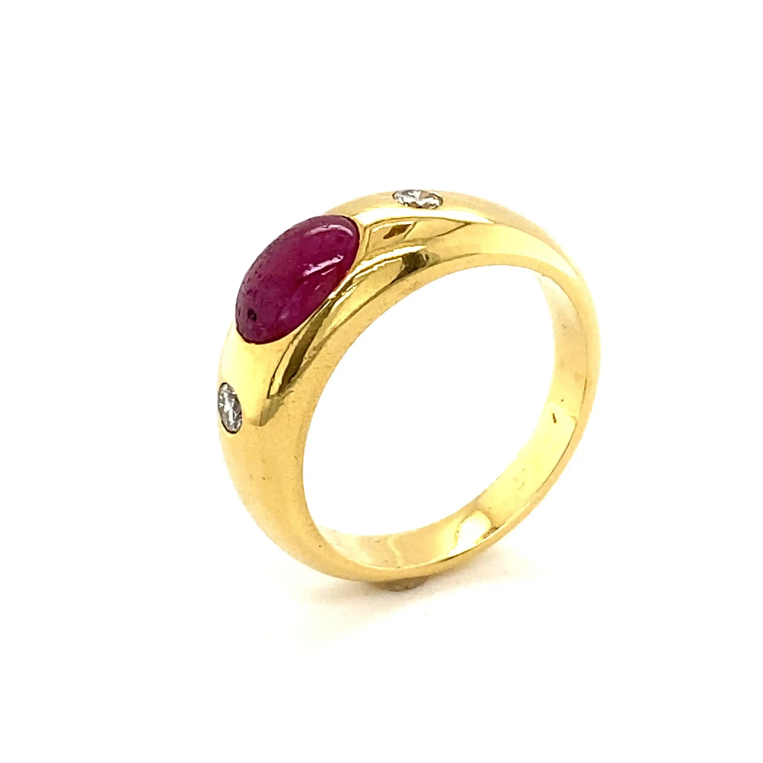 Ring Gelbgold mit Rubin Cabochon & Brillanten Ring Gelbgold mit Rubin Cabochon & Brillanten