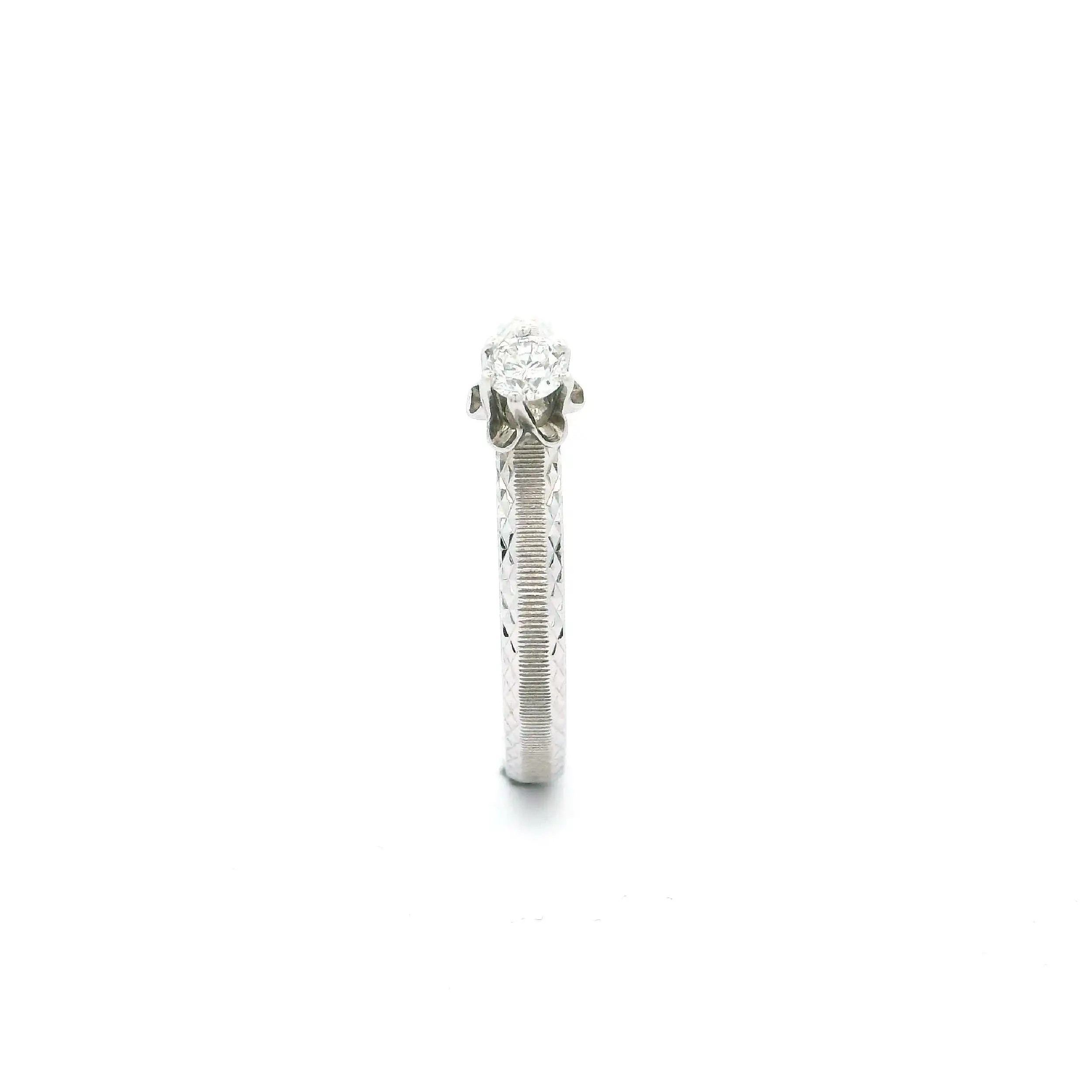 Ring Weißgold mit Brillant, graviert mit 0,10ct.