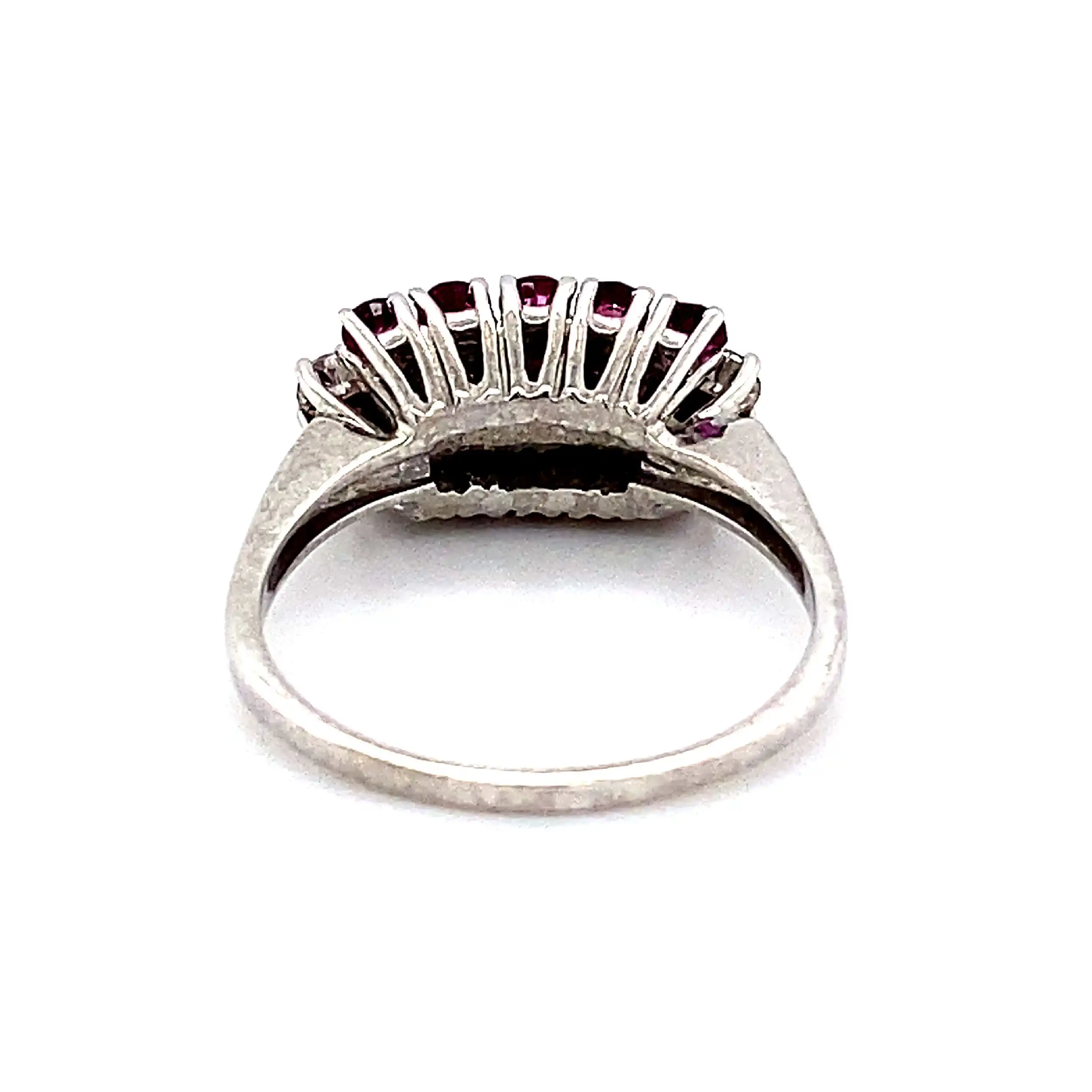 Ring Weißgold mit Rubinen und Brillanten Ring Weißgold mit Rubinen und Brillanten