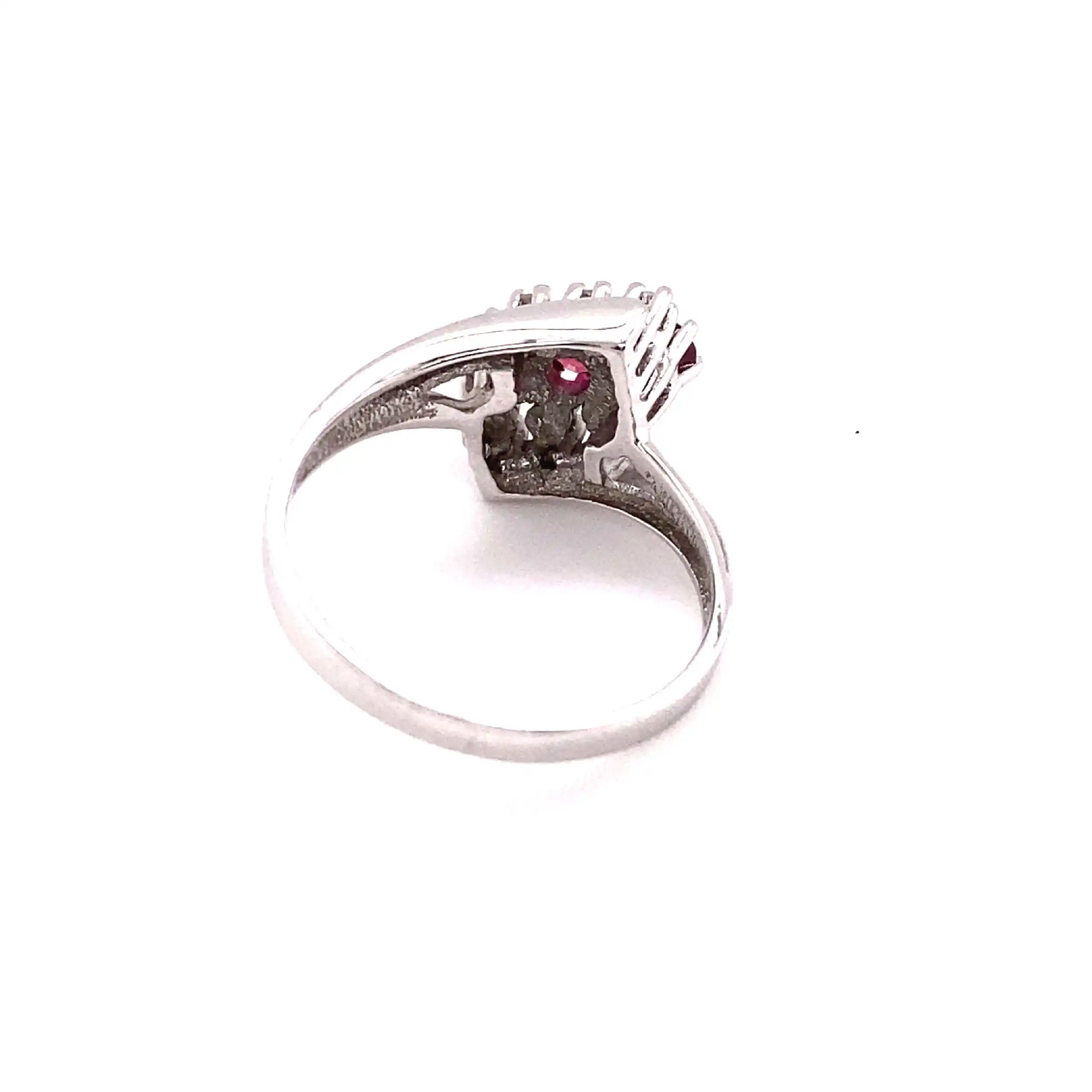 Ring Weißgold mit Rubinen und Diamanten Ring Weißgold mit Rubinen und Diamanten