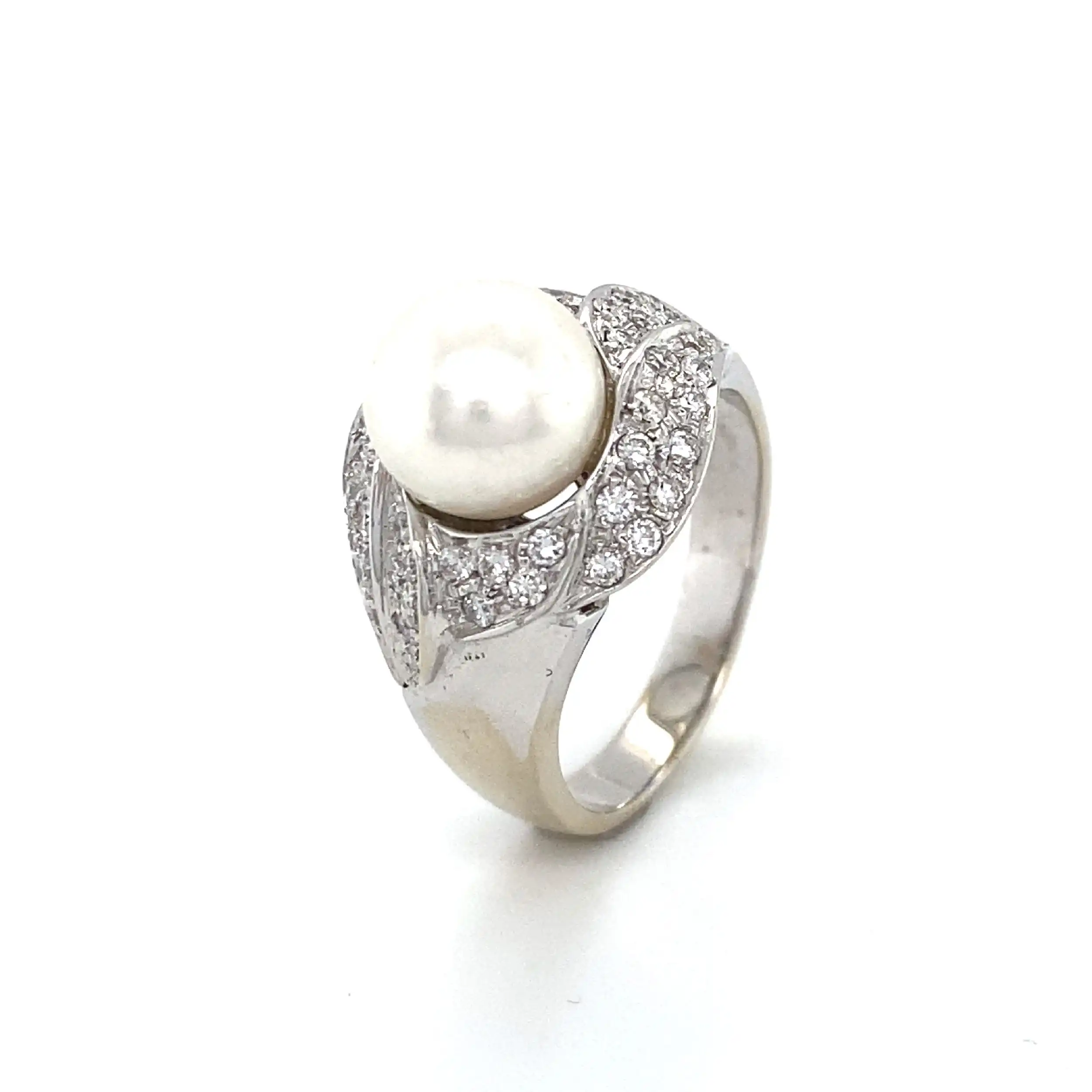 Ring Weißgold mit Brillanten und Perle Ring Weißgold mit Brillanten und Perle