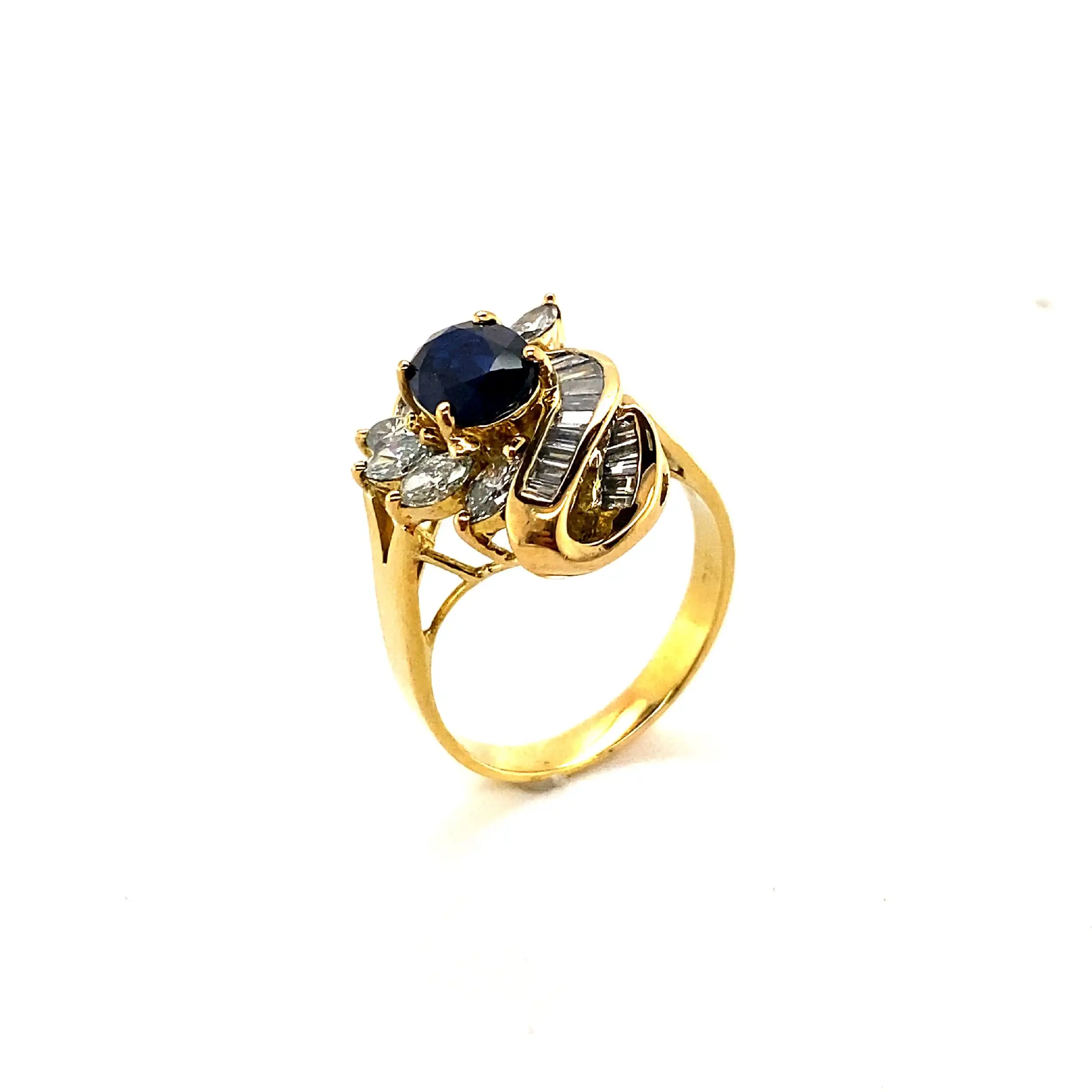 Ring mit Saphir und Diamanten Navette-, Trapez- und Baguetteschliff, mit Expertise von EPL Ring mit Saphir und Diamanten Navette-, Trapez- und Baguetteschliff, mit Expertise von EPL