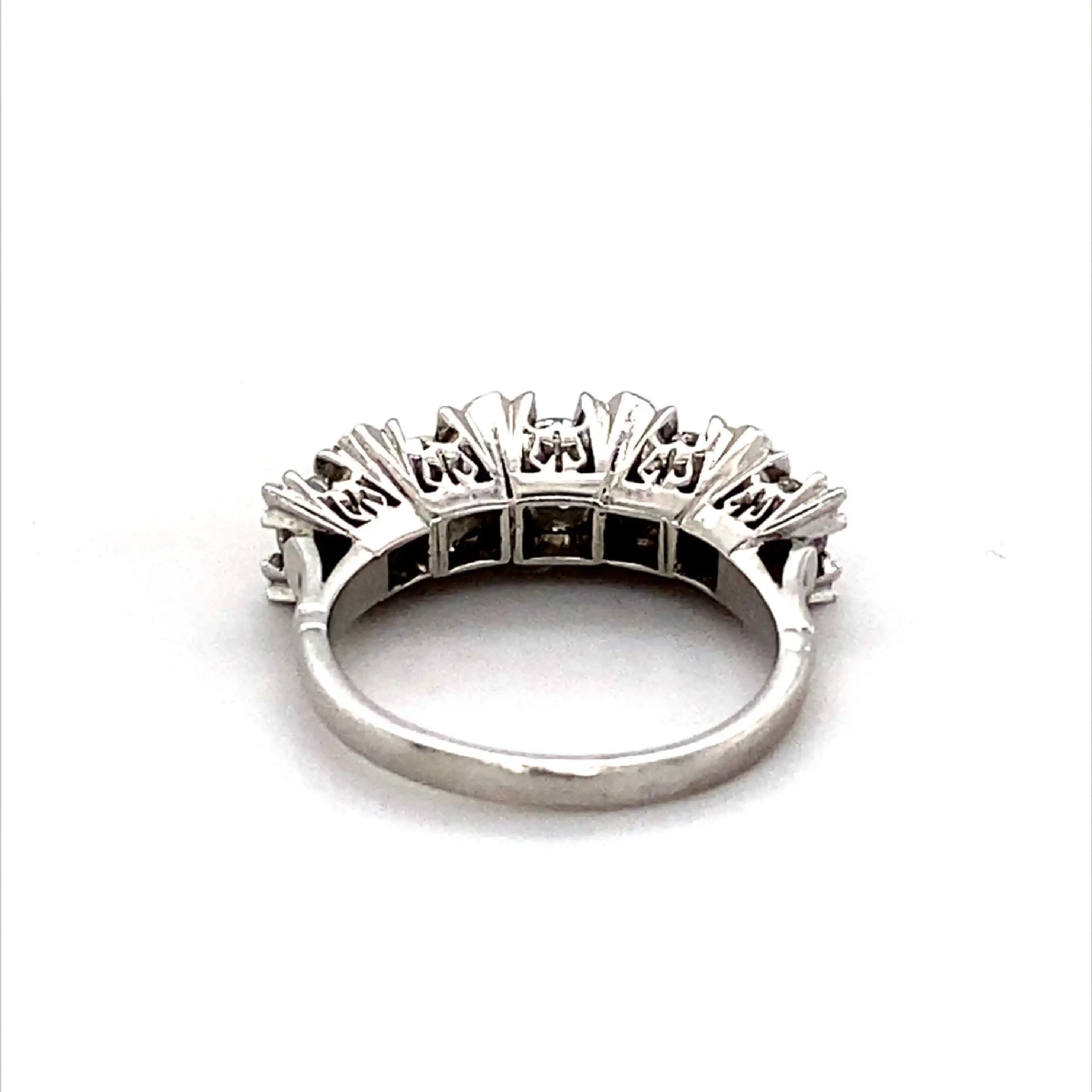 Ring Weißgold mit Brillanten Ring Weißgold mit Brillanten