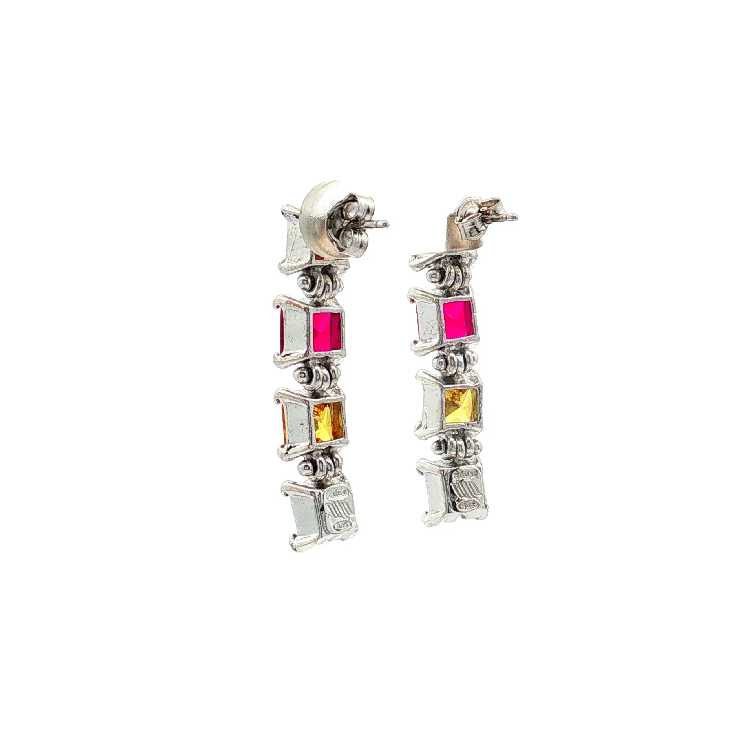 Ohrstecker mit bunten Steinen