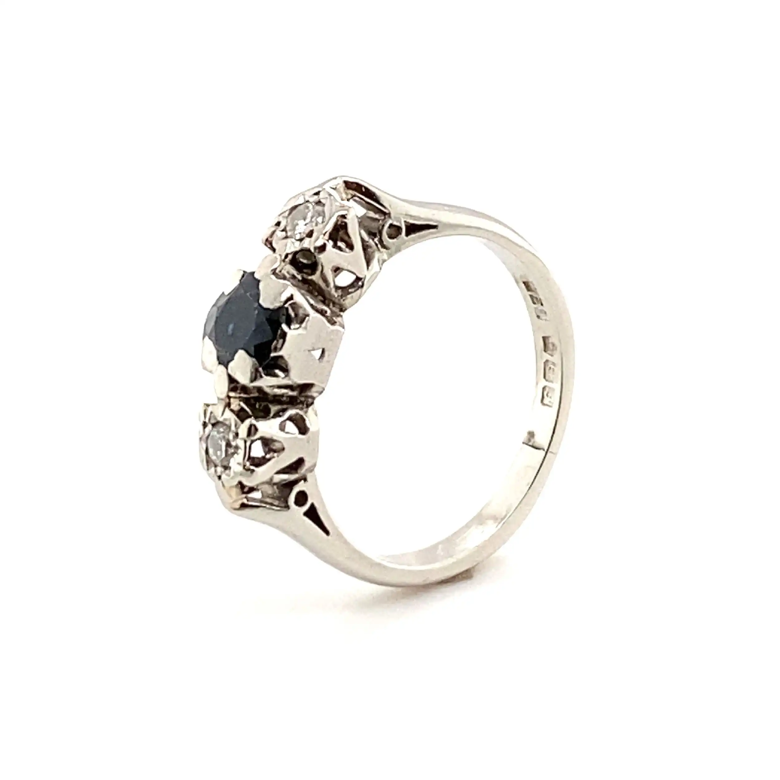 Ring Weißgold mit blauem Farbstein & Brillanten