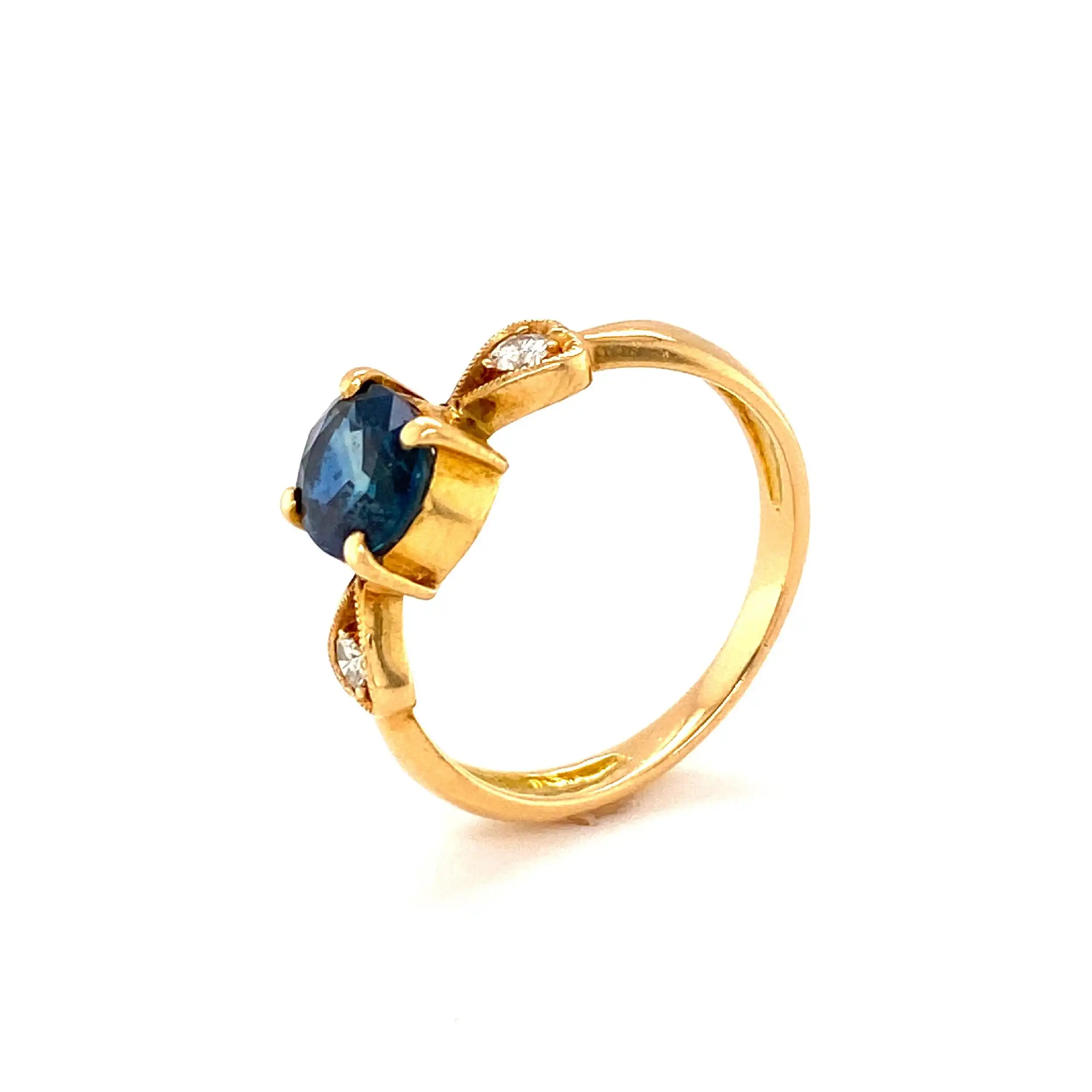 Ring Gelbgold mit Saphir und Brillanten, mit Expertise von EPL Ring Gelbgold mit Saphir und Brillanten, mit Expertise von EPL