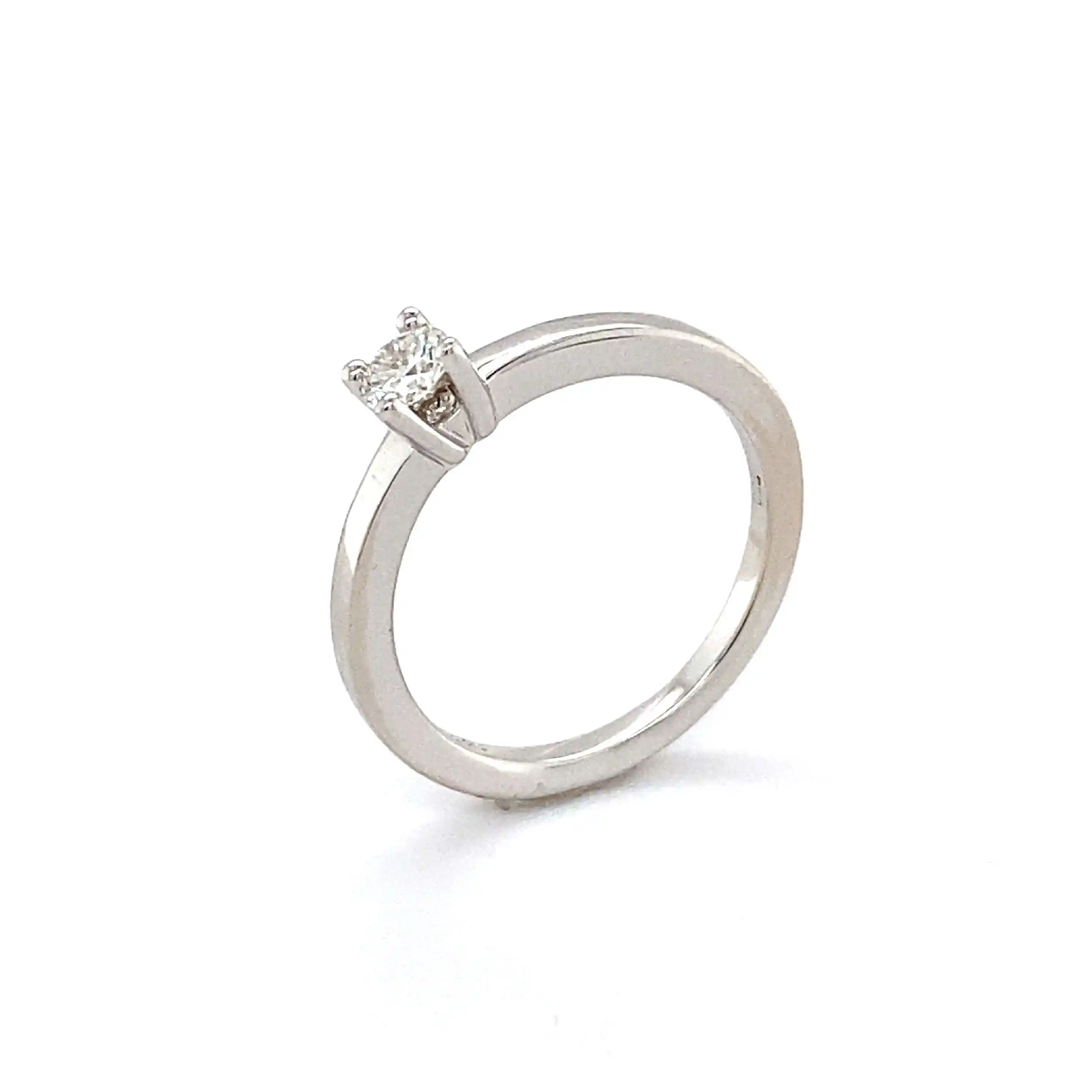 Ring Weißgold mit Brillant, mit 0,20 graviert Ring Weißgold mit Brillant, mit 0,20 graviert