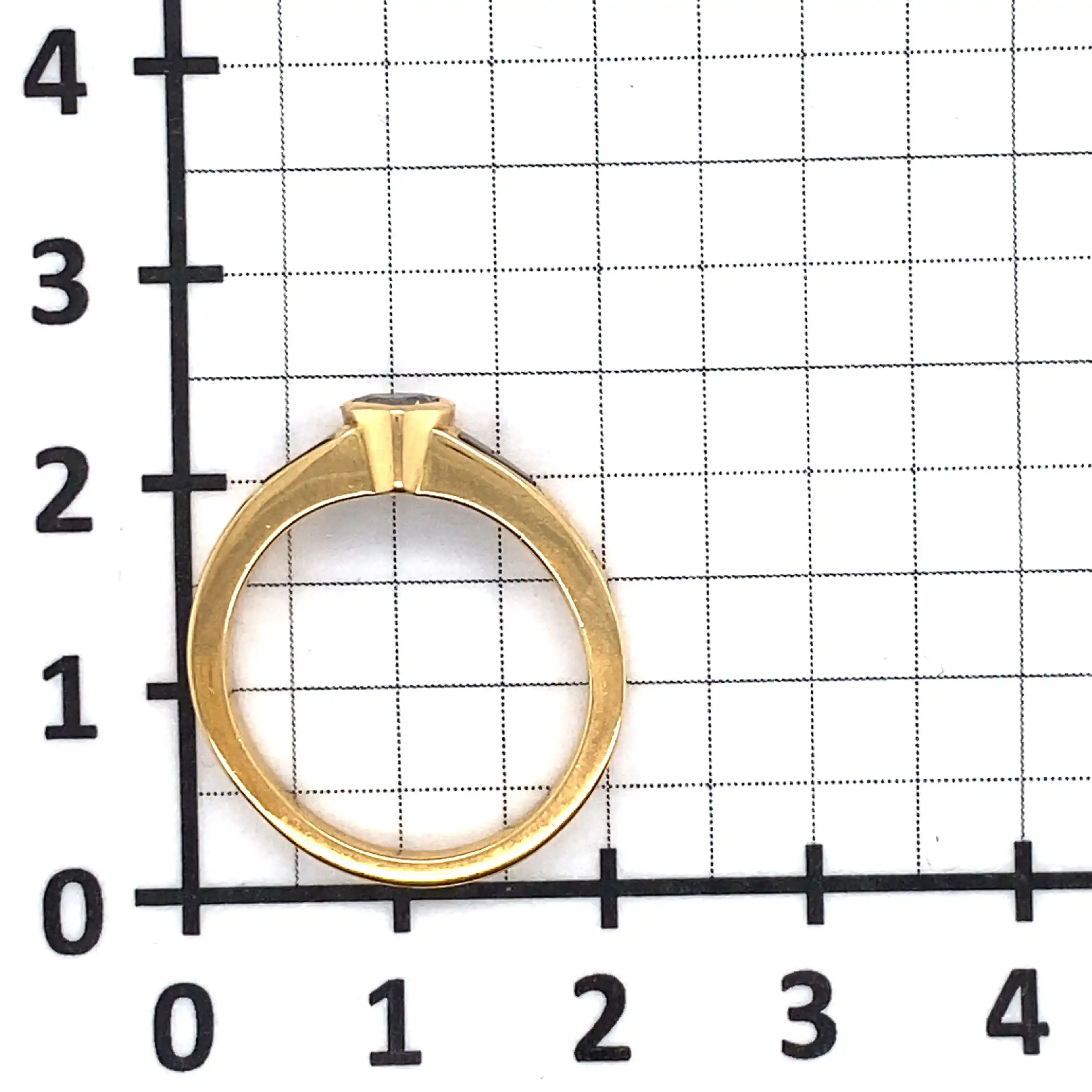 Ring Gelbgold mit Saphiren und Herzdiamant Ring Gelbgold mit Saphiren und Herzdiamant
