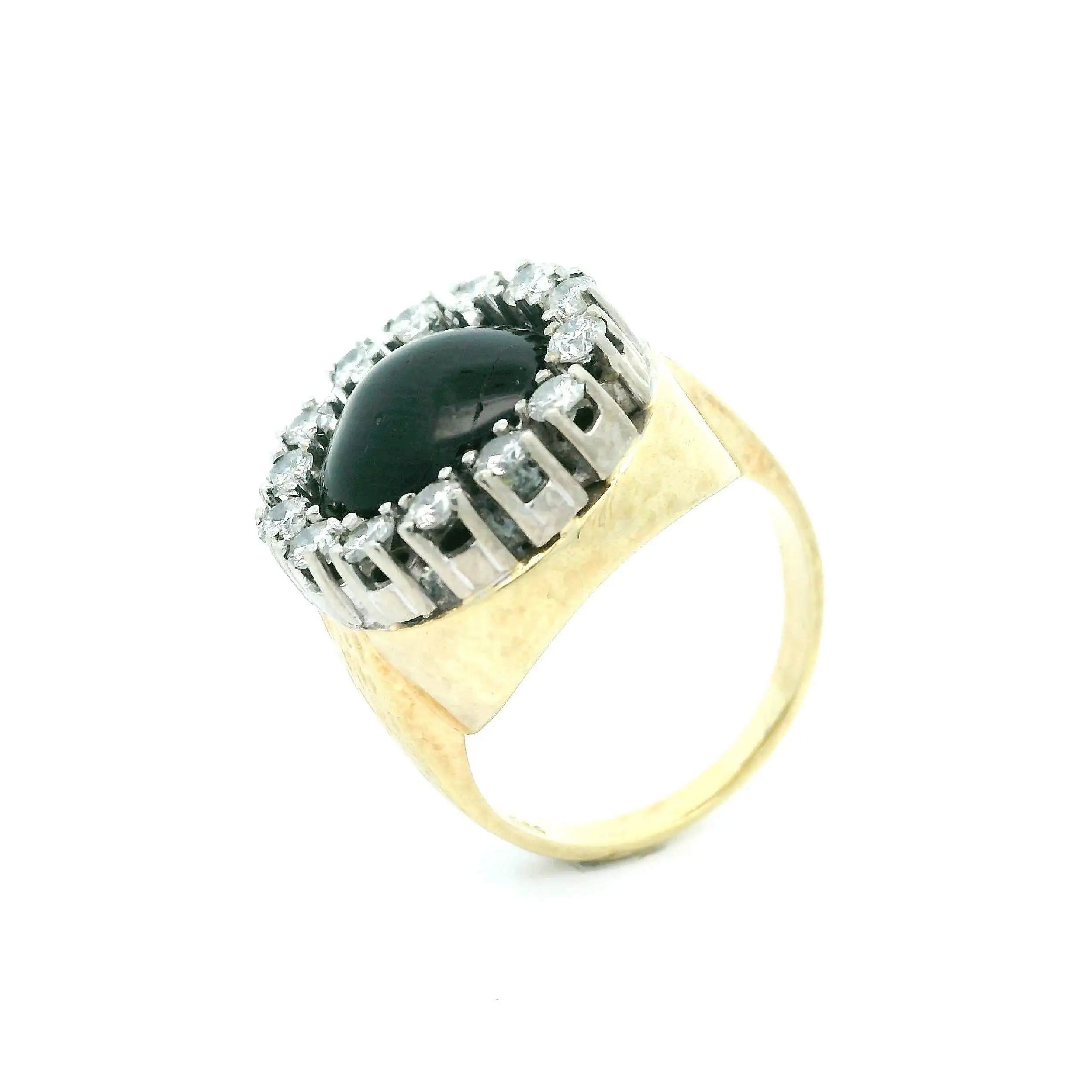 Ring Bicolor mit Onyx Cabochon und Brillanten Ring Bicolor mit Onyx Cabochon und Brillanten