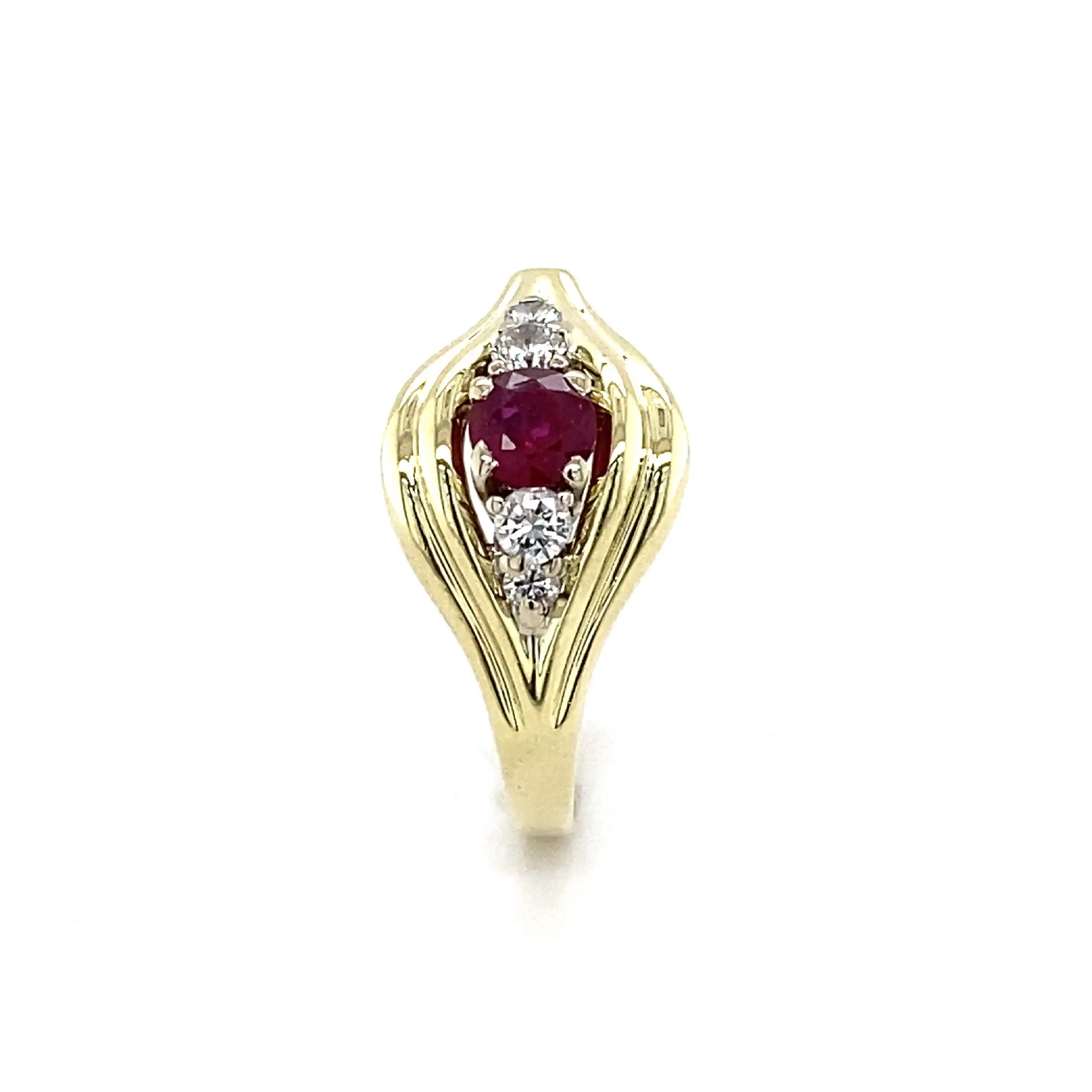 Ring Gelbgold mit rotem Farbstein und Brillanten, graviert mit 0,24ct Ring Gelbgold mit rotem Farbstein und Brillanten, graviert mit 0,24ct