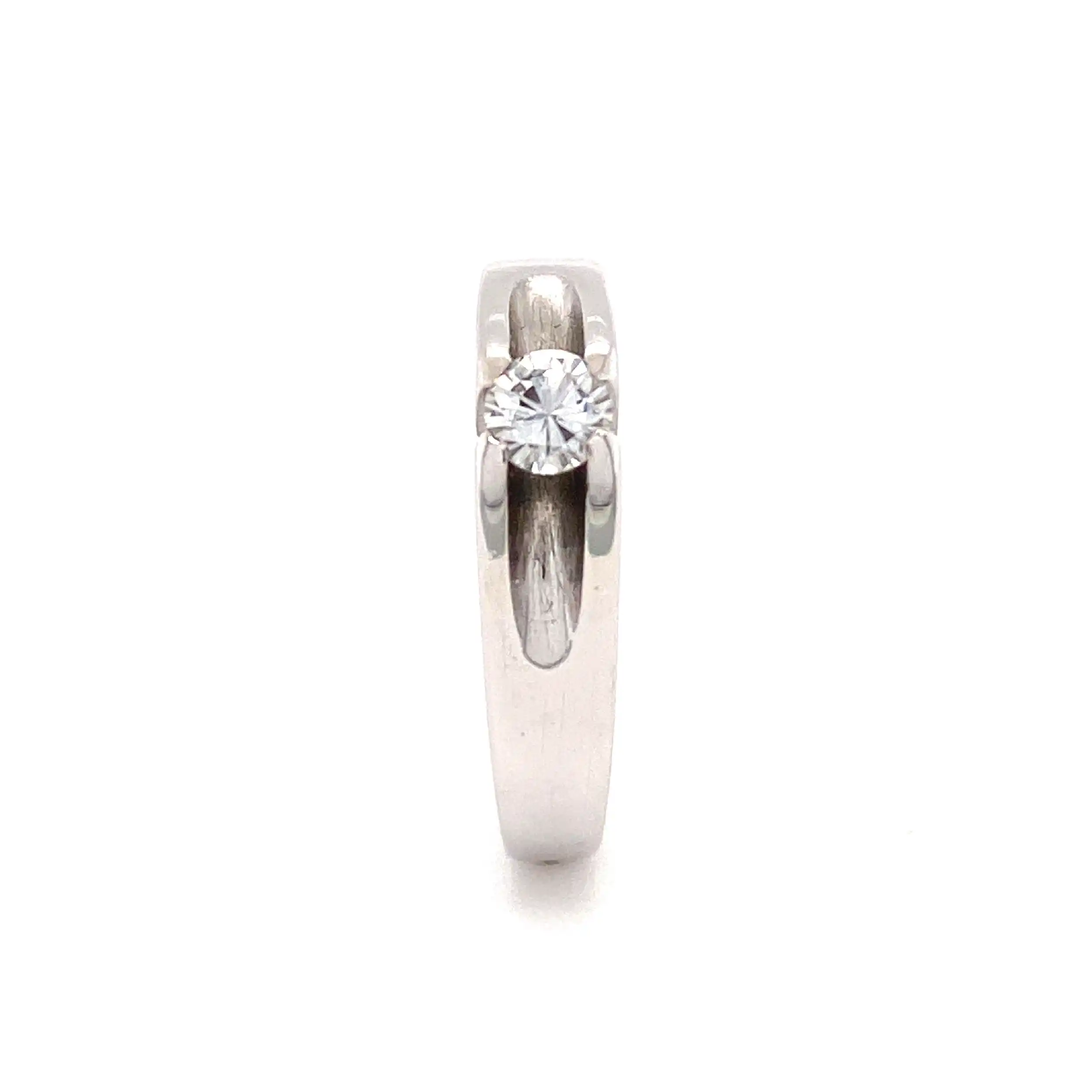 Ring Weißgold mit Brillant Ring Weißgold mit Brillant