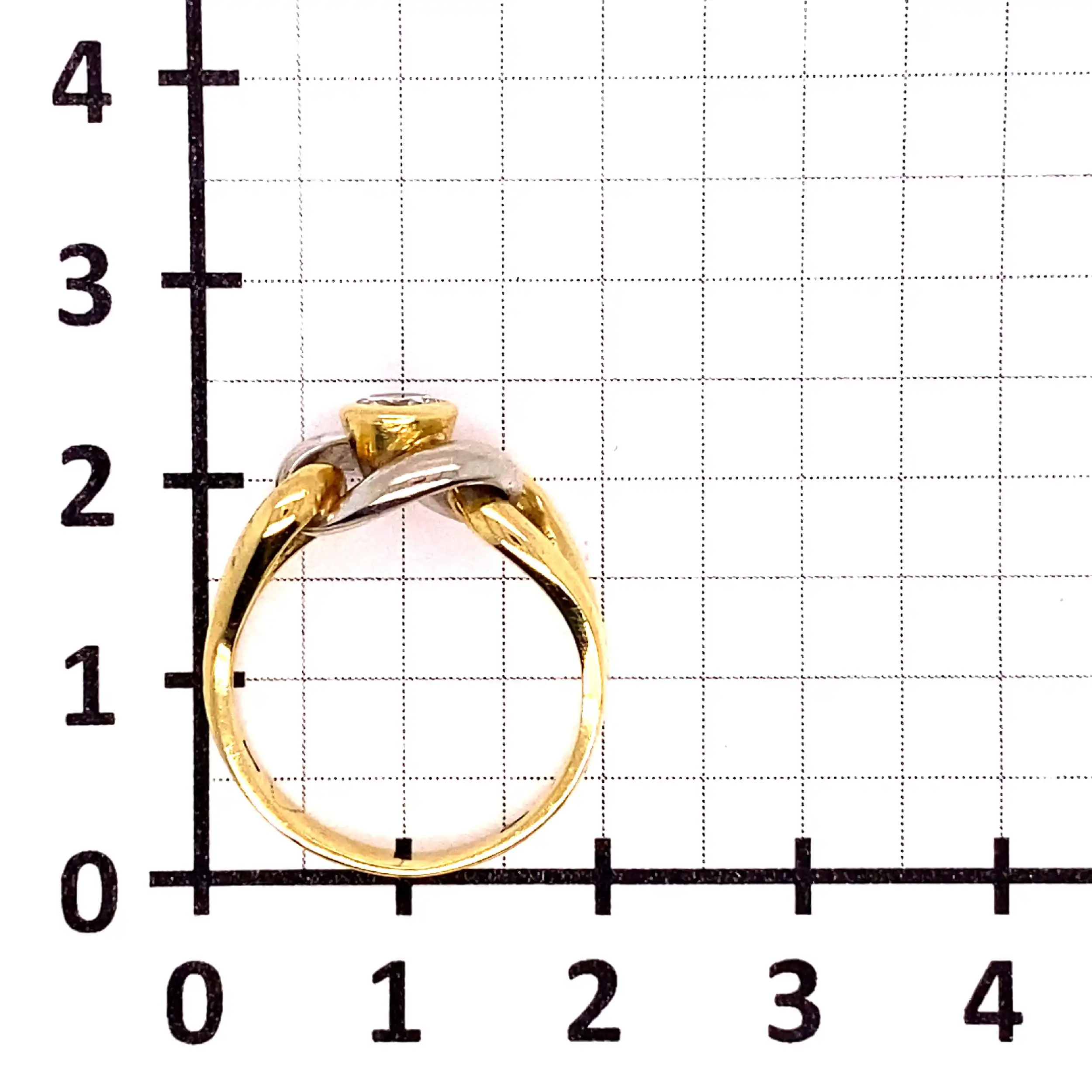 Ring bicolor mit Brillant, graviert mit 0,32ct. Ring bicolor mit Brillant, graviert mit 0,32ct.