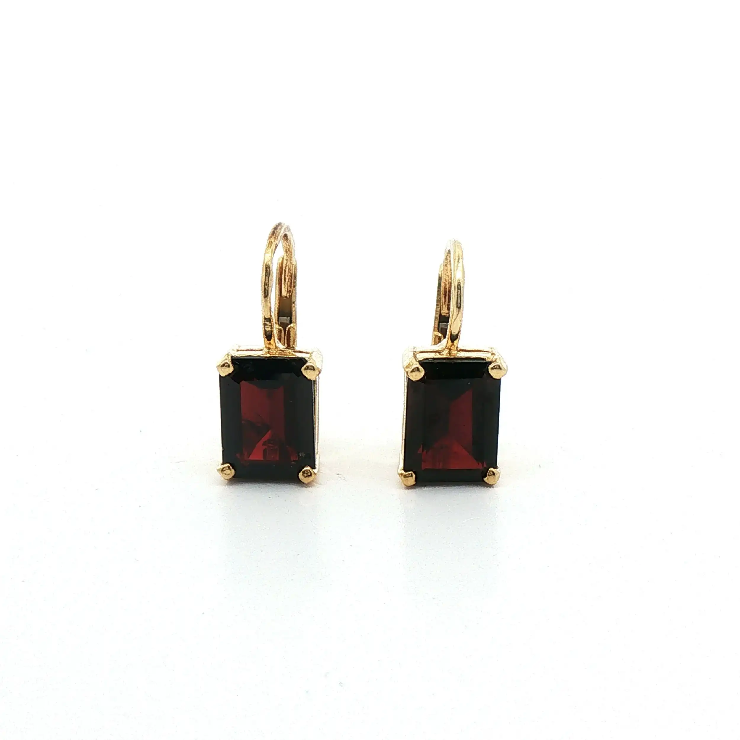 Ohrringe Gelbgold mit Granat Ohrringe Gelbgold mit Granat